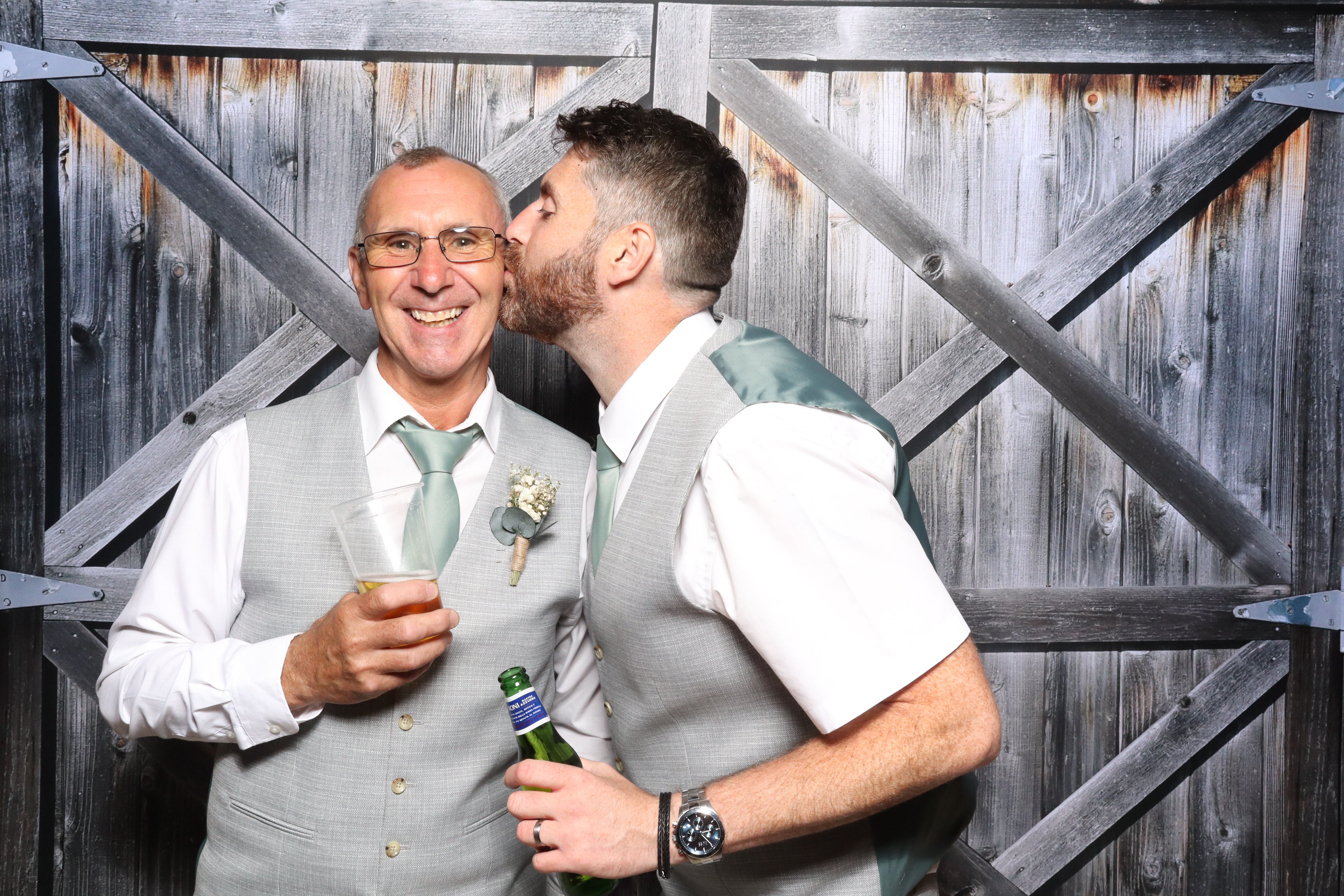 Kerry & Rob  | View more photos from the event at gallery.magicimages.uk/u/MagicImages/Kerry-Rob