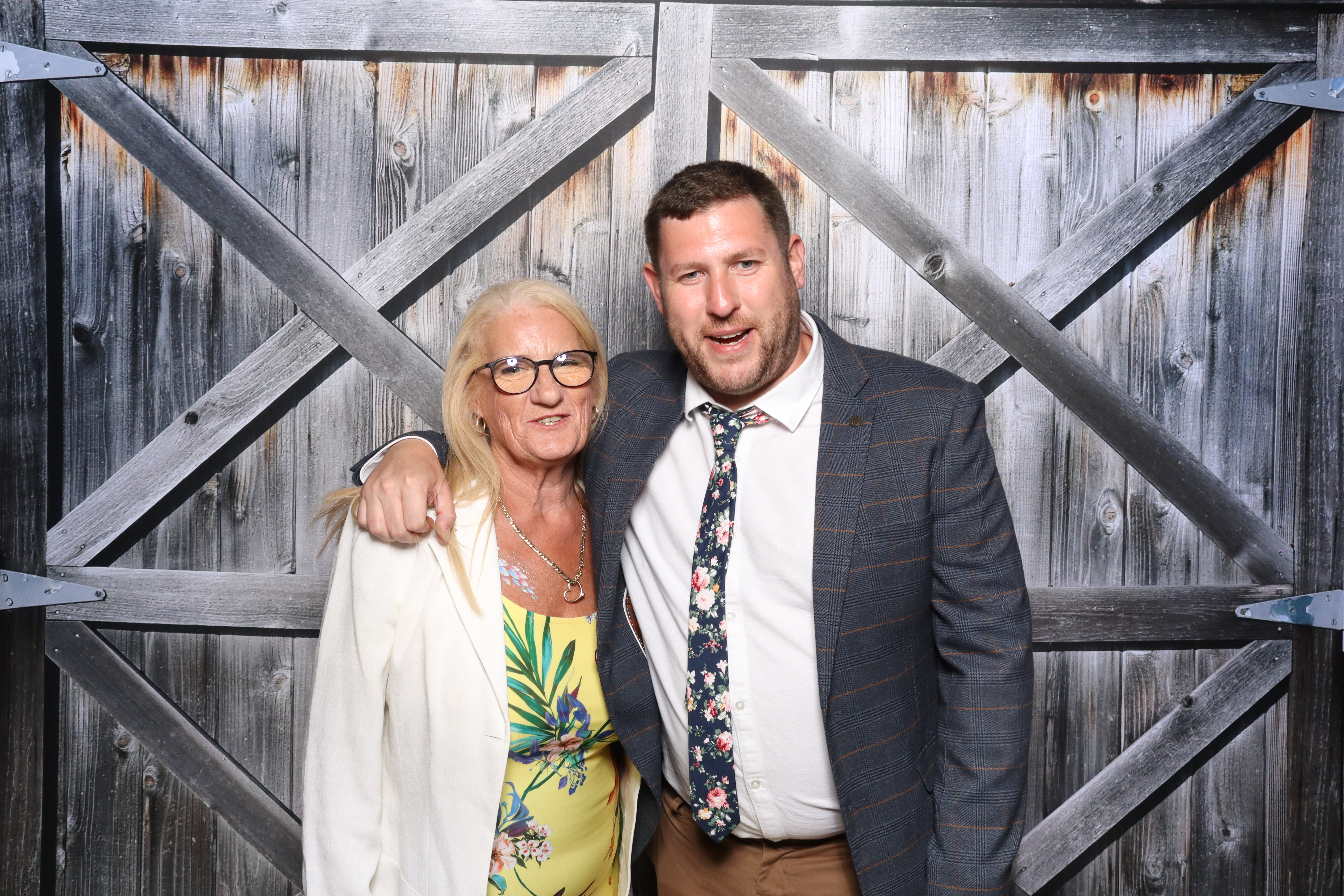 Kerry & Rob  | View more photos from the event at gallery.magicimages.uk/u/MagicImages/Kerry-Rob