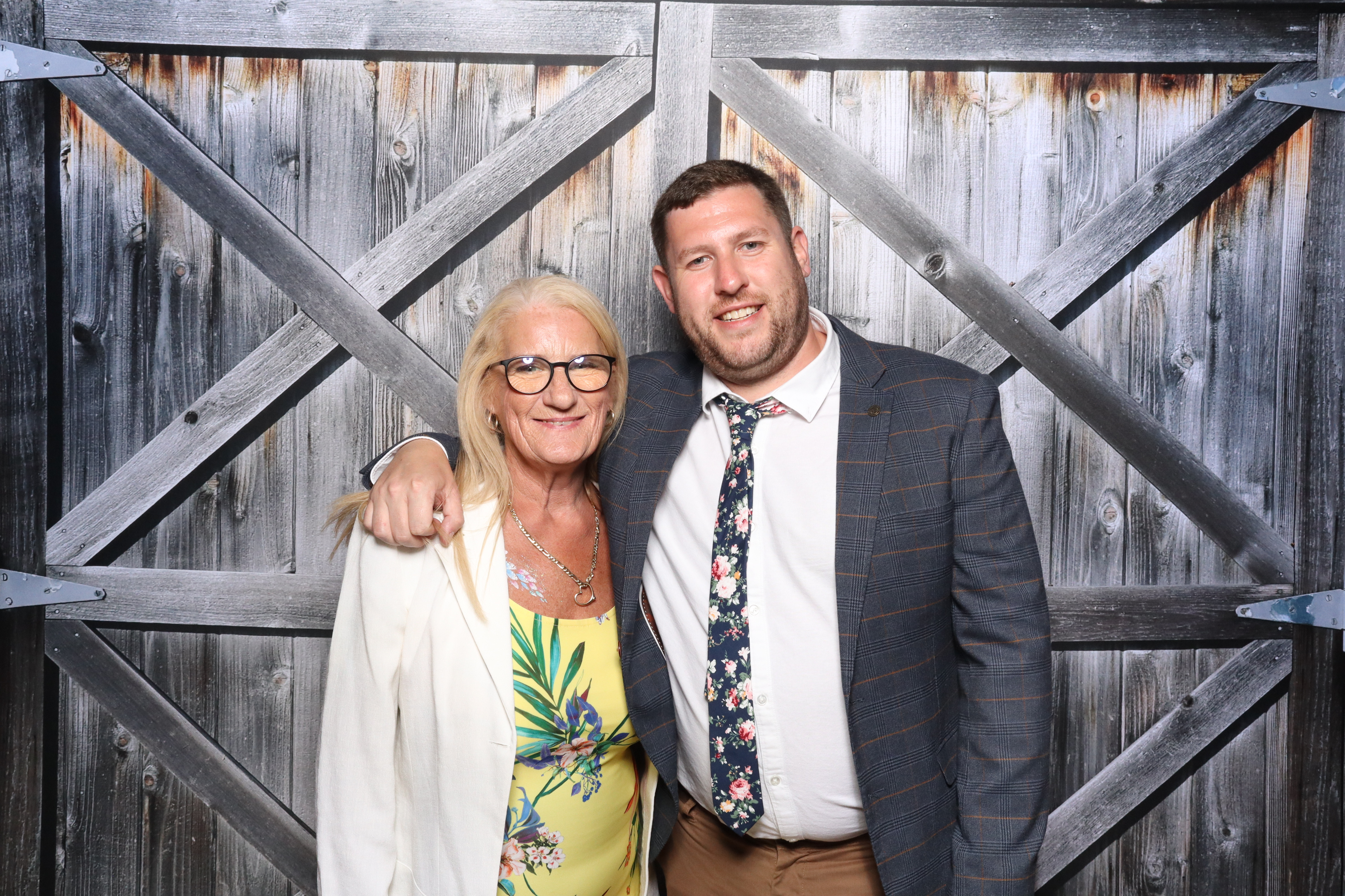 Kerry & Rob  | View more photos from the event at gallery.magicimages.uk/u/MagicImages/Kerry-Rob