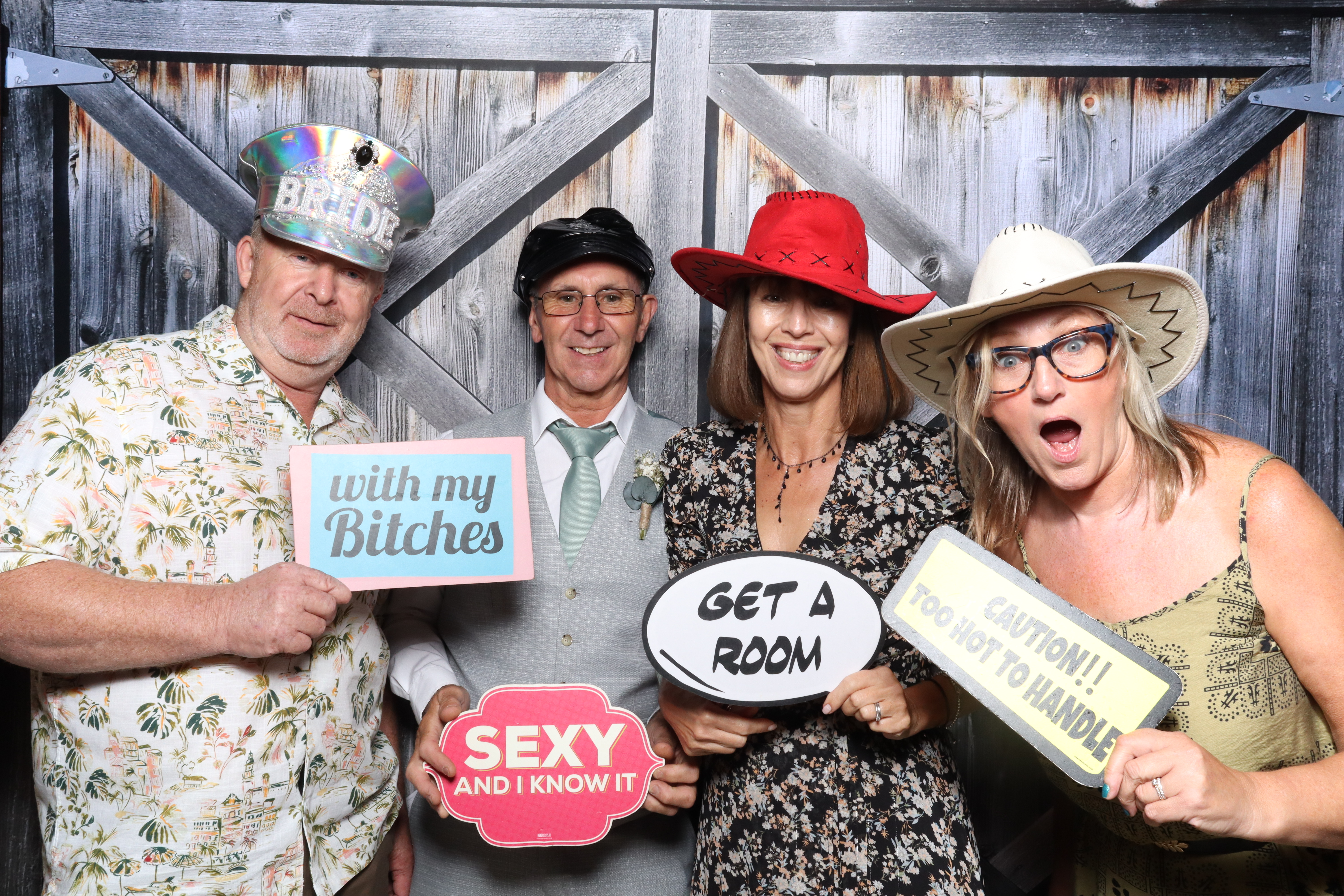 Kerry & Rob  | View more photos from the event at gallery.magicimages.uk/u/MagicImages/Kerry-Rob