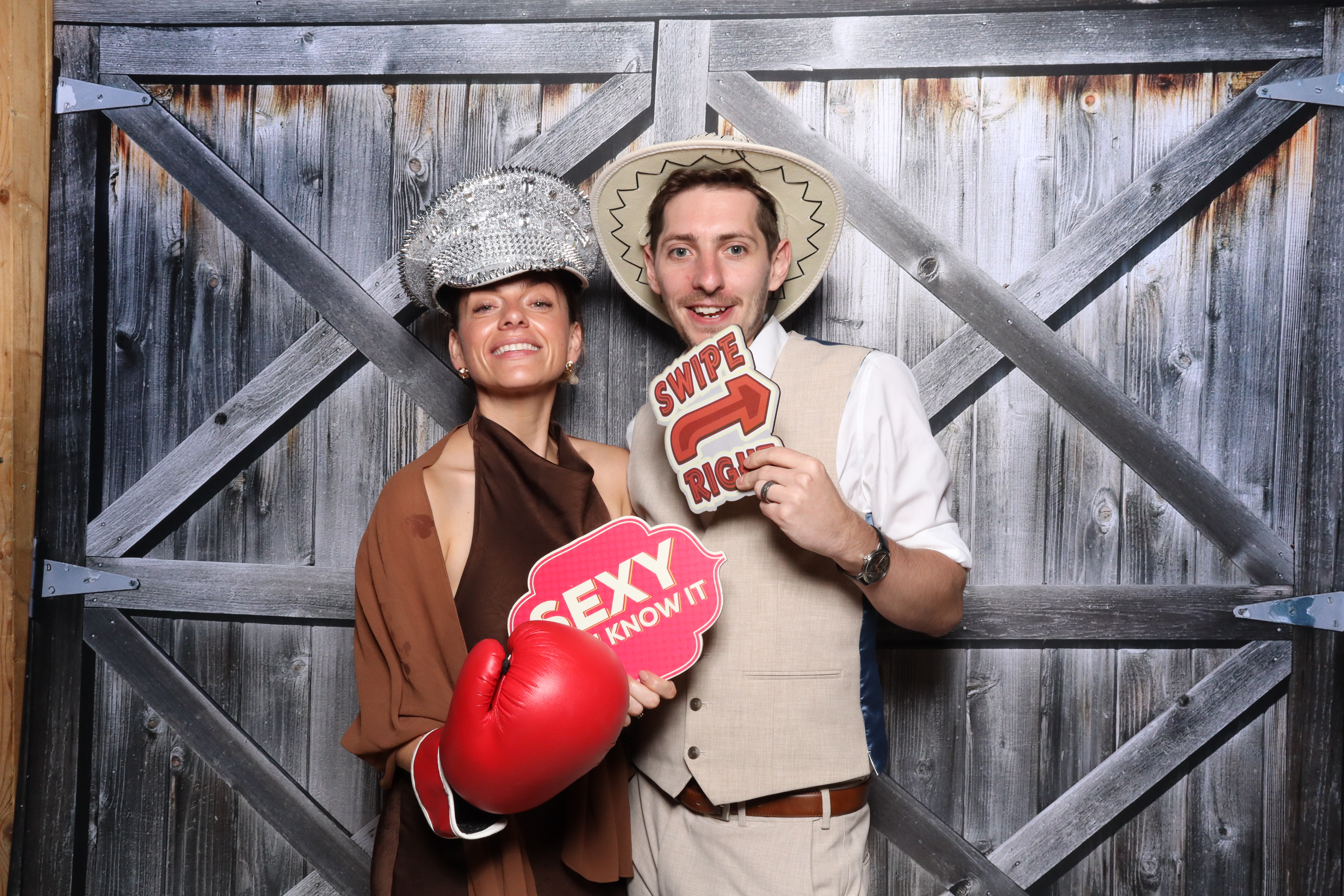 Kerry & Rob  | View more photos from the event at gallery.magicimages.uk/u/MagicImages/Kerry-Rob