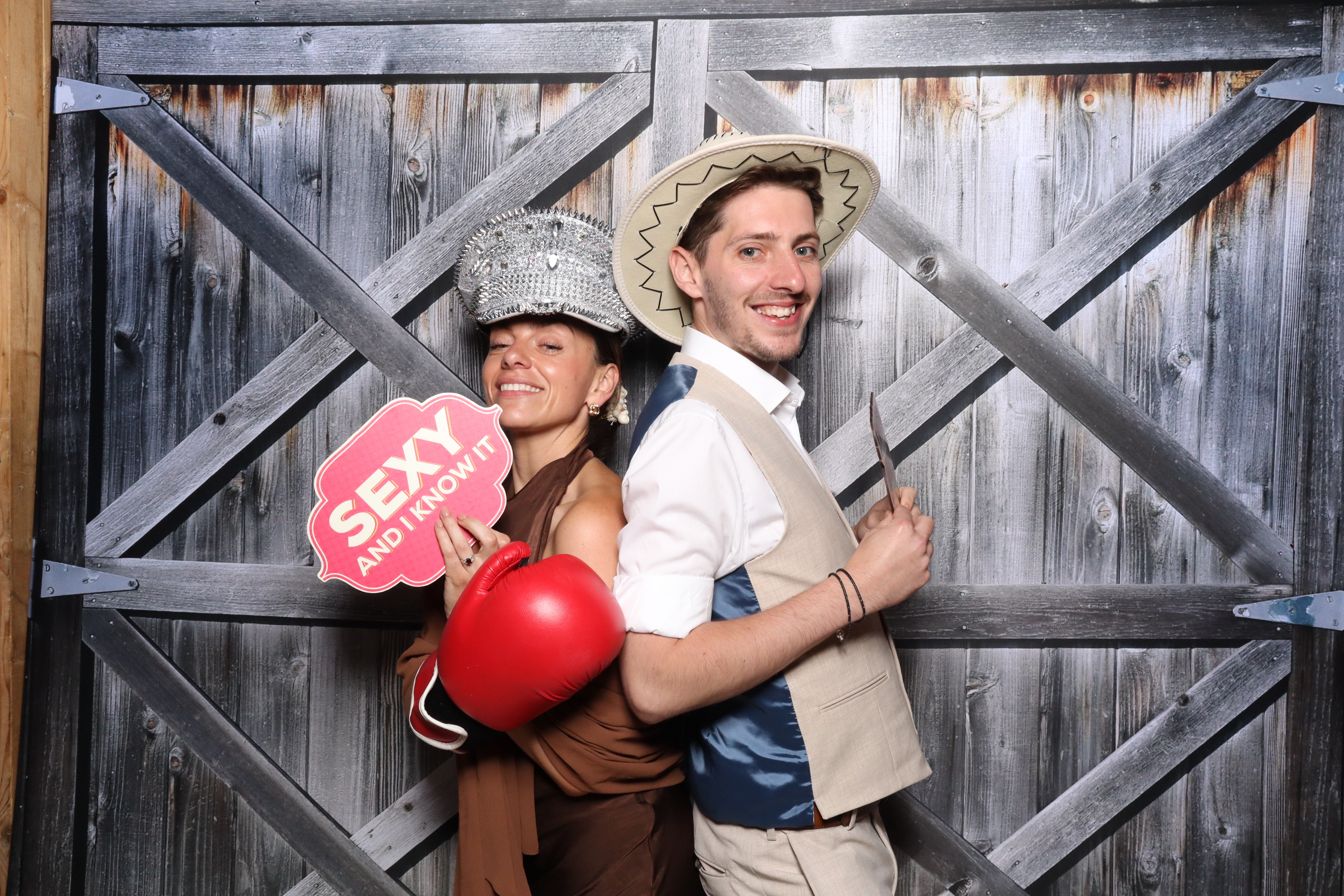 Kerry & Rob  | View more photos from the event at gallery.magicimages.uk/u/MagicImages/Kerry-Rob