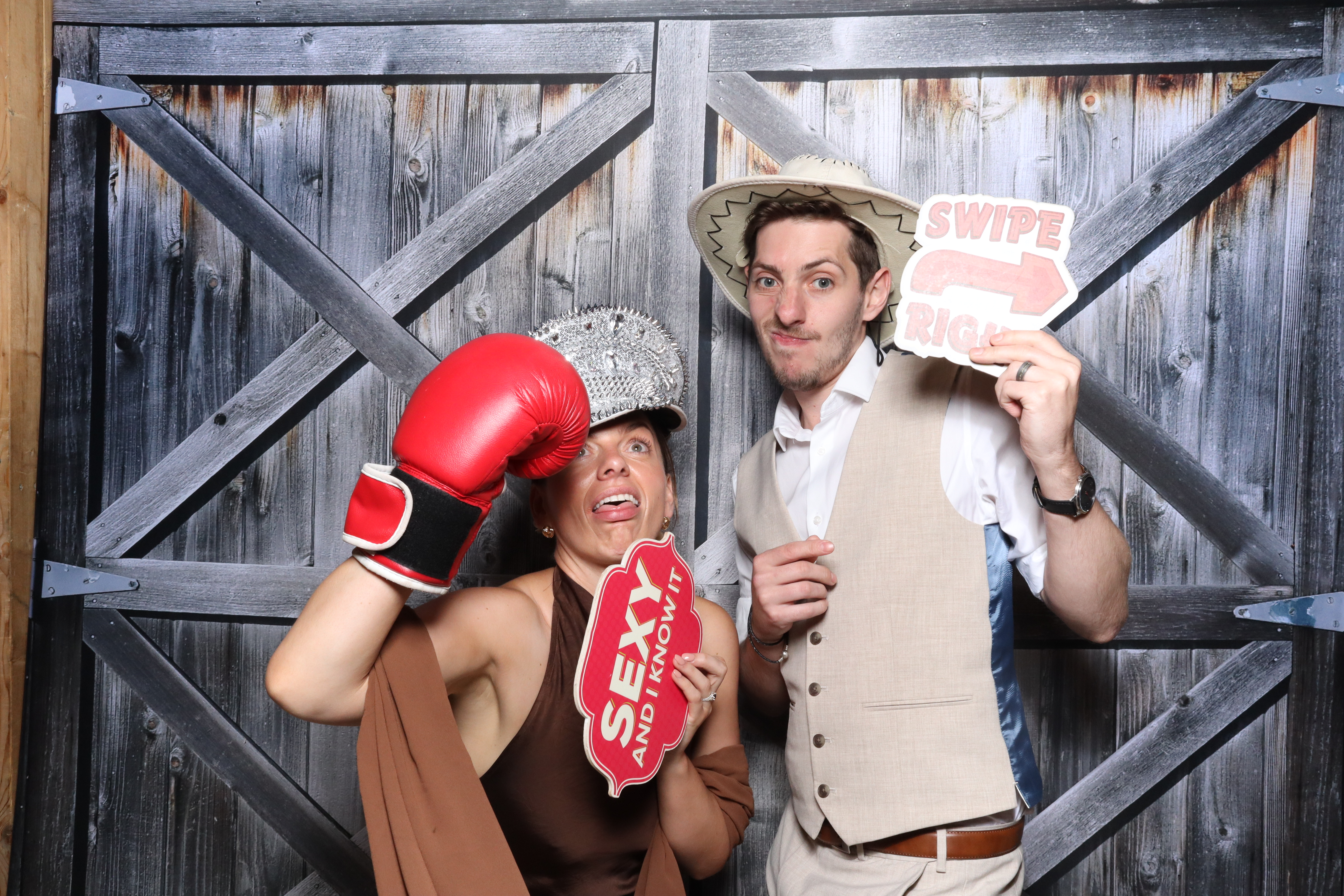 Kerry & Rob  | View more photos from the event at gallery.magicimages.uk/u/MagicImages/Kerry-Rob