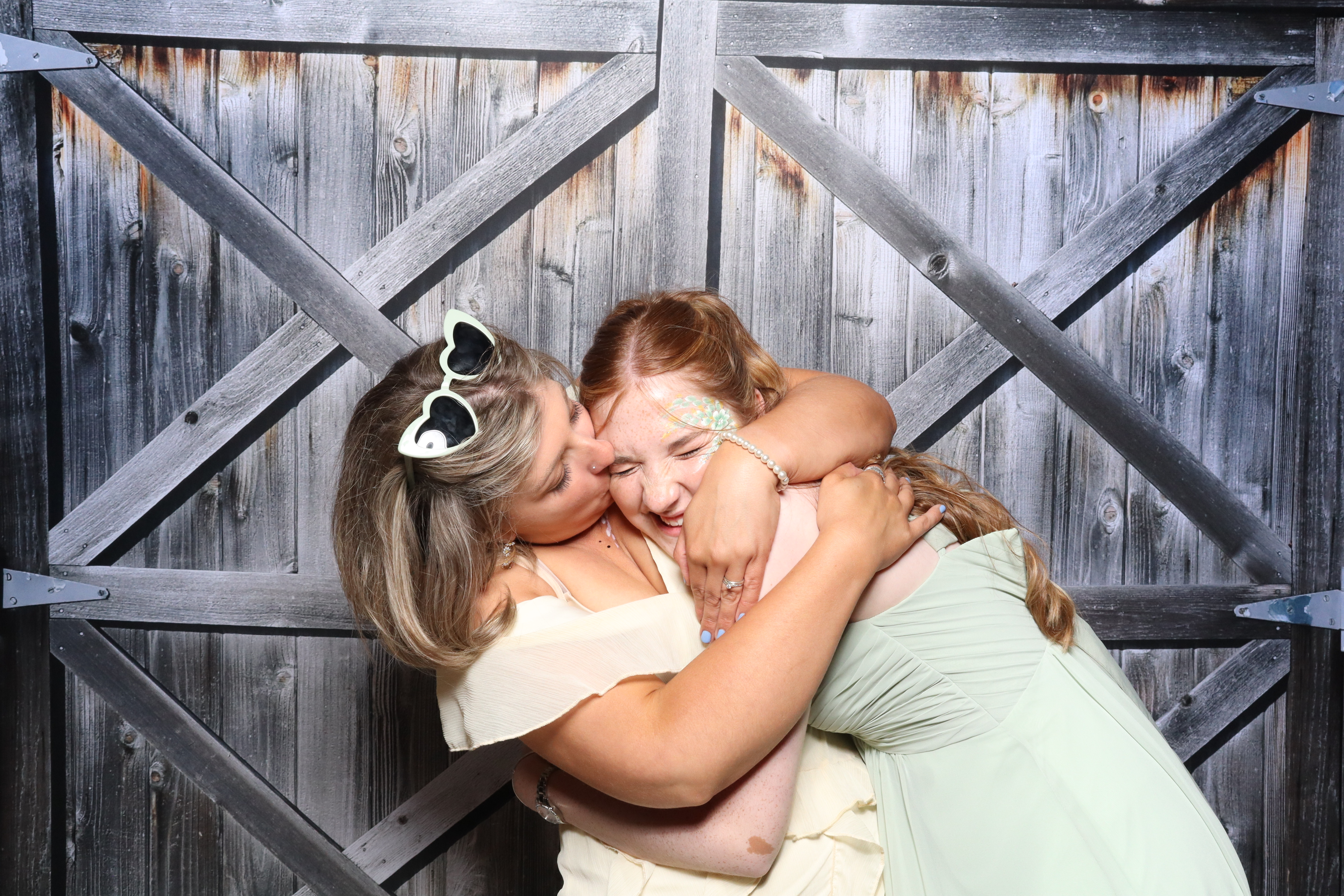 Kerry & Rob  | View more photos from the event at gallery.magicimages.uk/u/MagicImages/Kerry-Rob