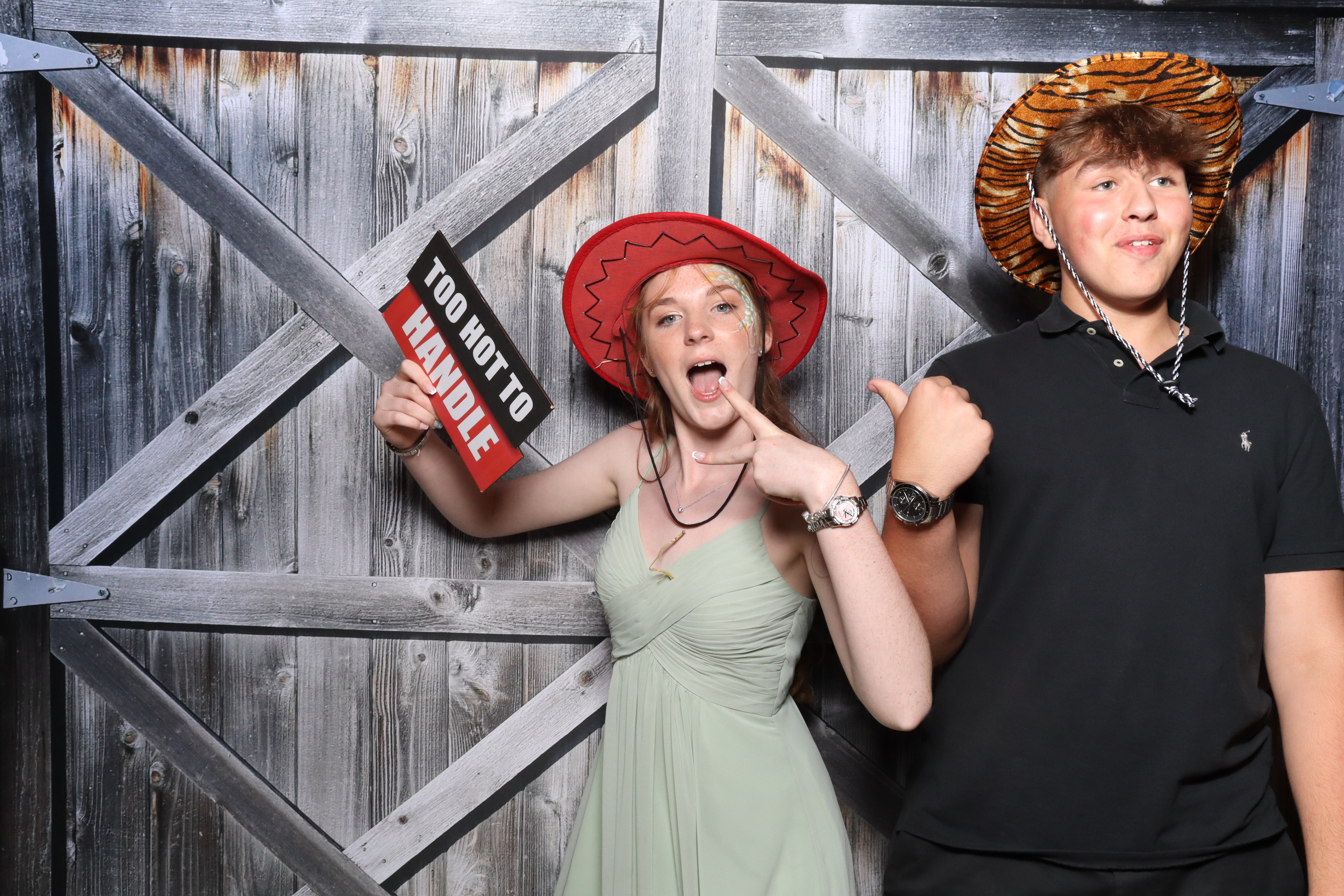 Kerry & Rob  | View more photos from the event at gallery.magicimages.uk/u/MagicImages/Kerry-Rob