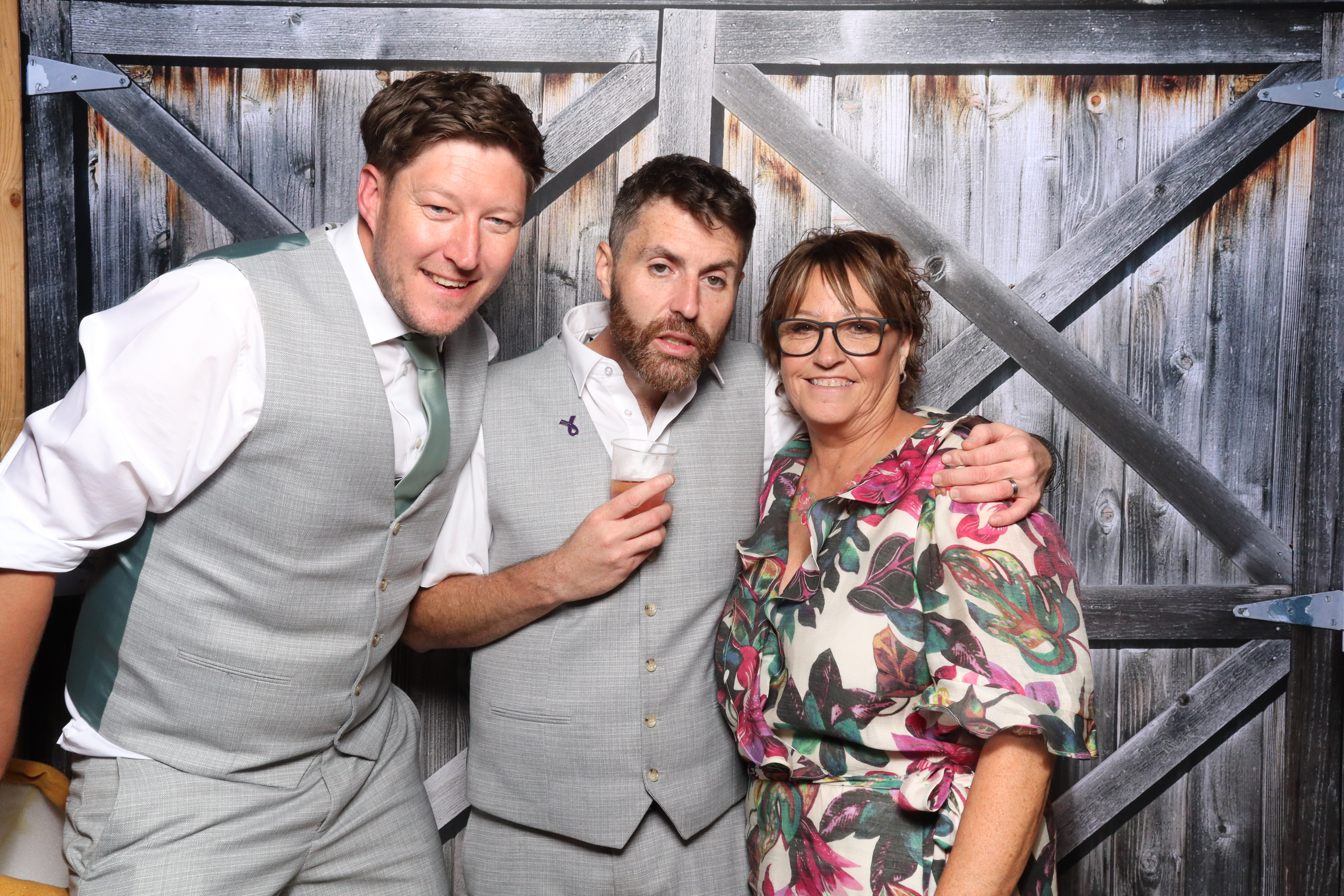 Kerry & Rob  | View more photos from the event at gallery.magicimages.uk/u/MagicImages/Kerry-Rob