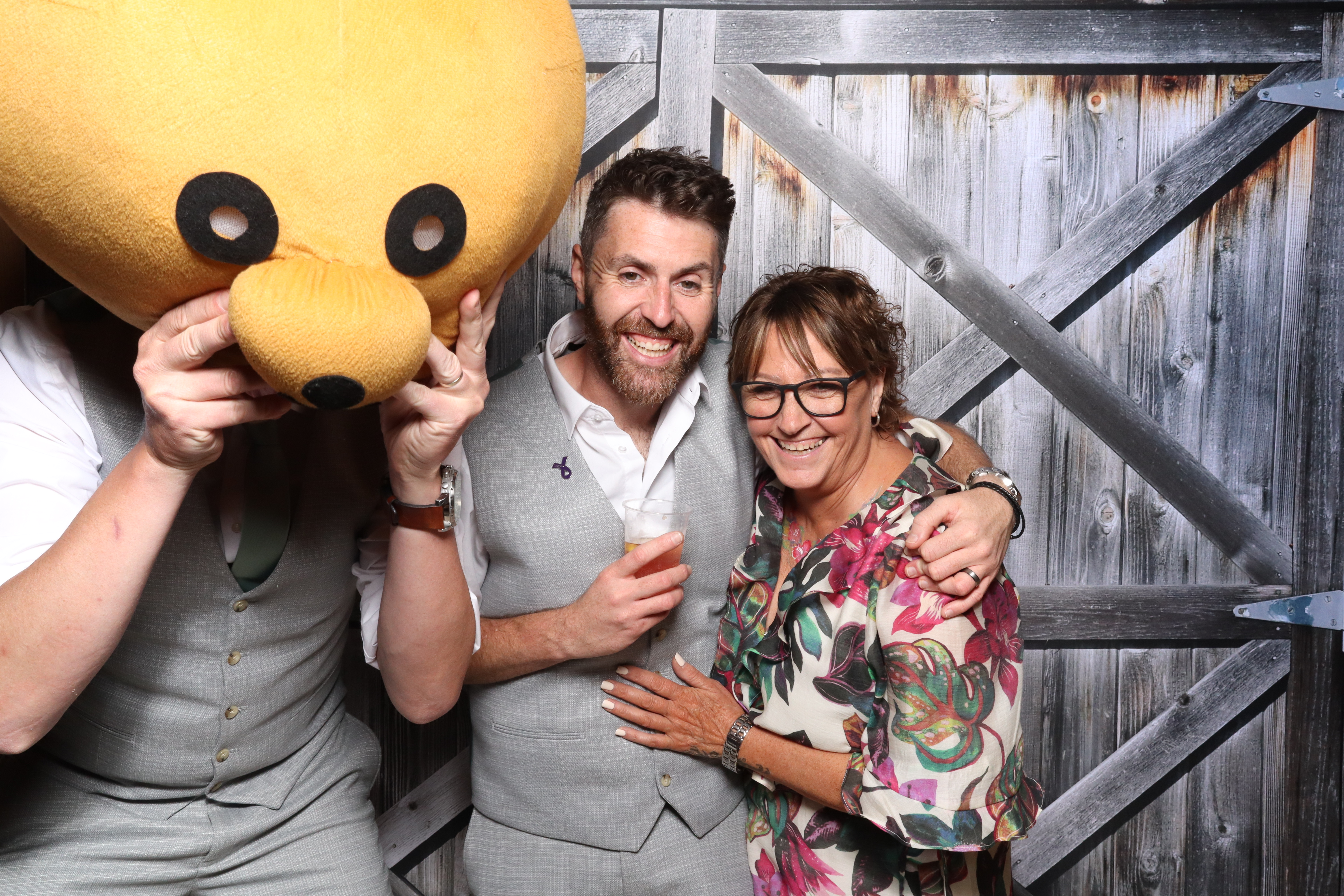 Kerry & Rob  | View more photos from the event at gallery.magicimages.uk/u/MagicImages/Kerry-Rob