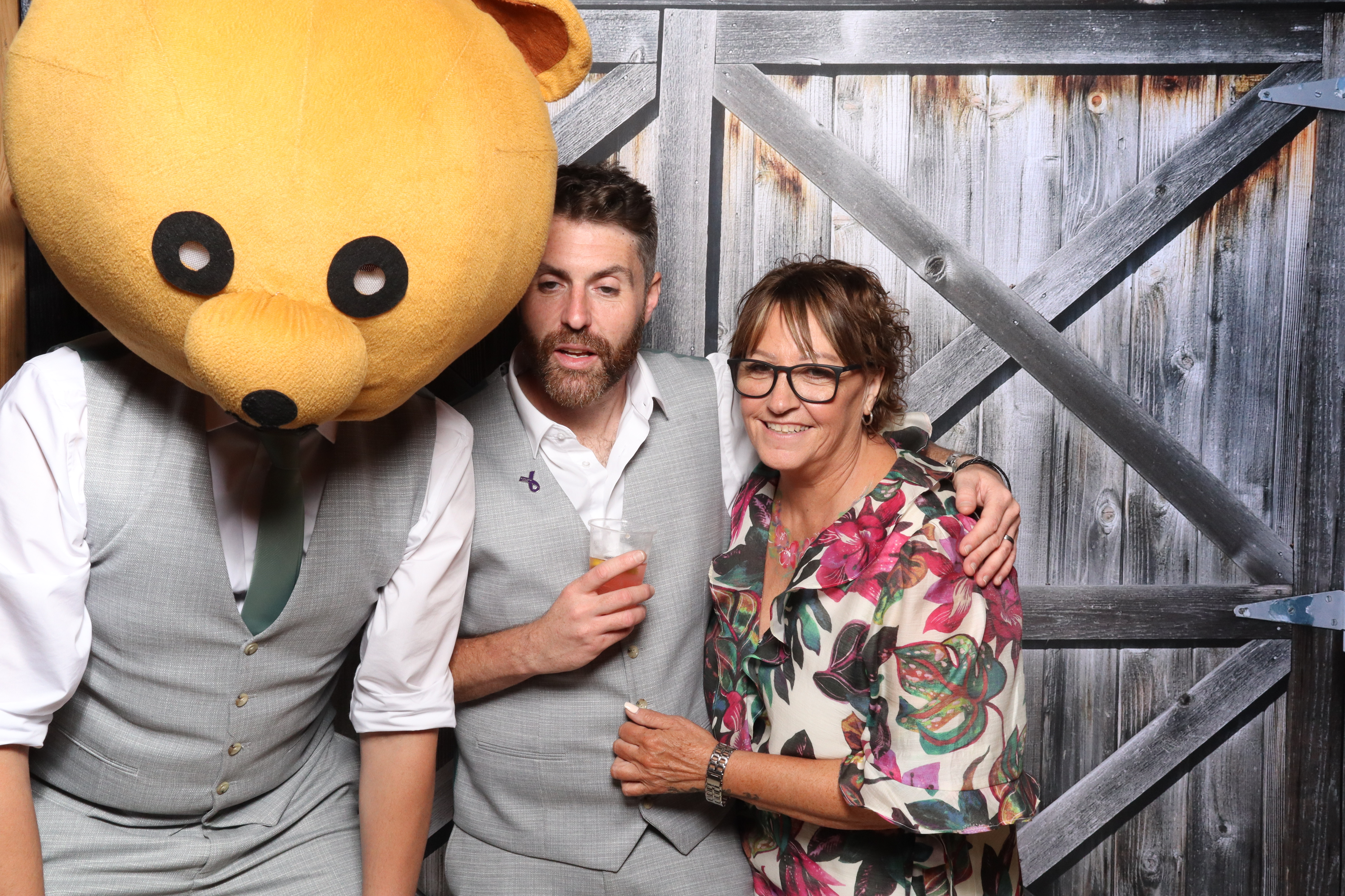 Kerry & Rob  | View more photos from the event at gallery.magicimages.uk/u/MagicImages/Kerry-Rob