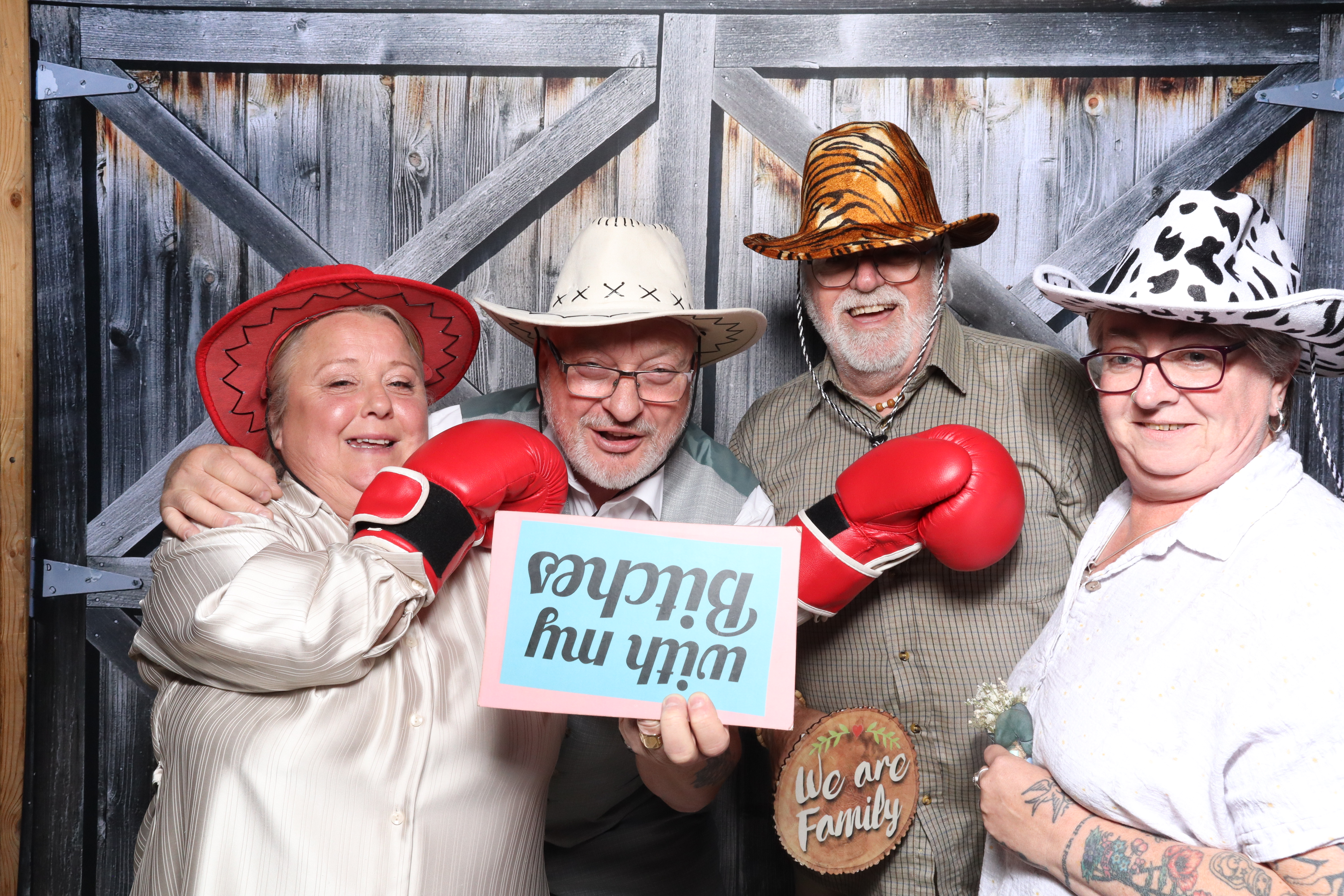 Kerry & Rob  | View more photos from the event at gallery.magicimages.uk/u/MagicImages/Kerry-Rob