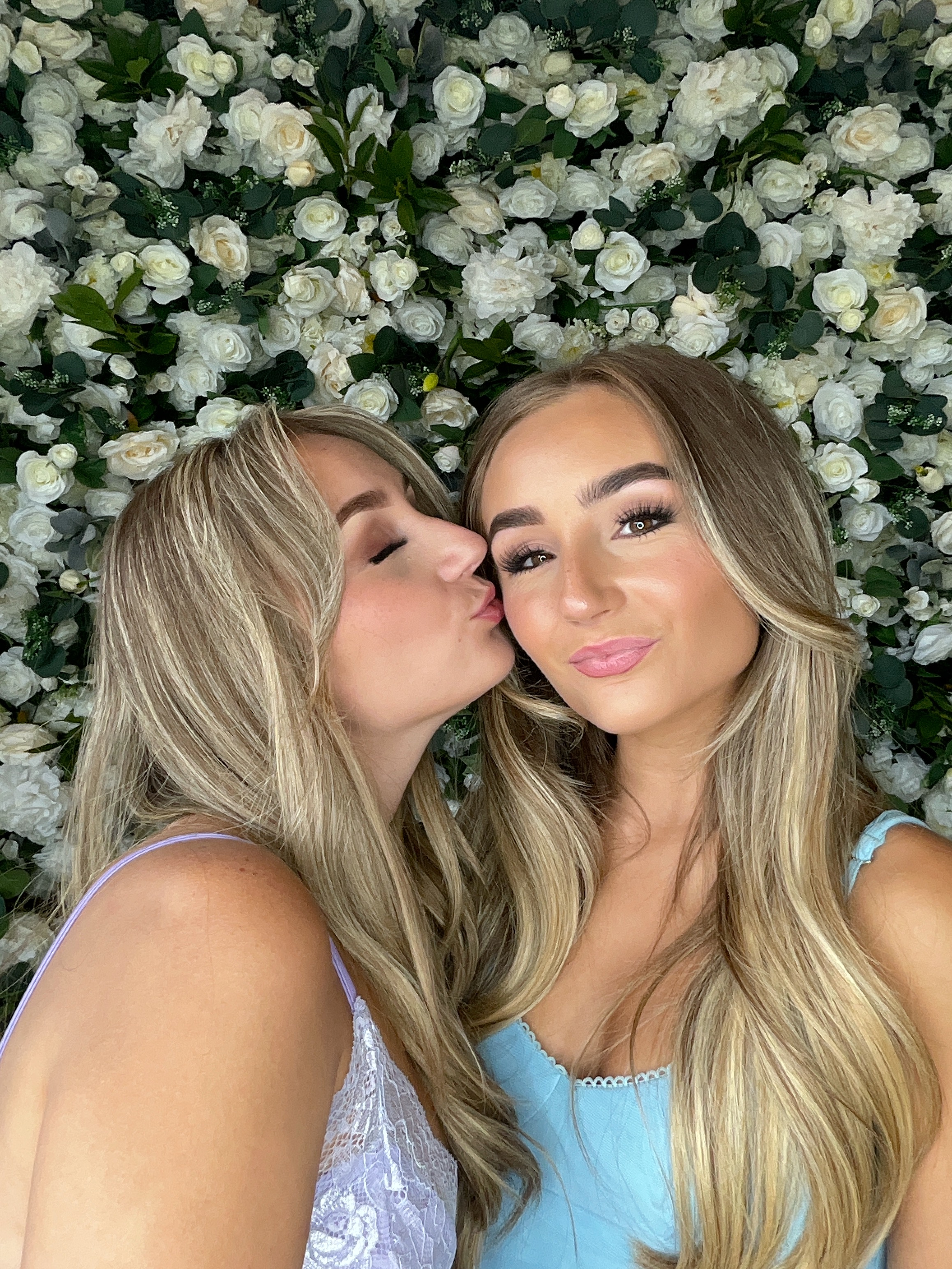 Kian & Elly Photo booth images  | View more photos from the event at gallery.magicimages.uk/u/MagicImages/Kian-Elly-Photo-booth-images