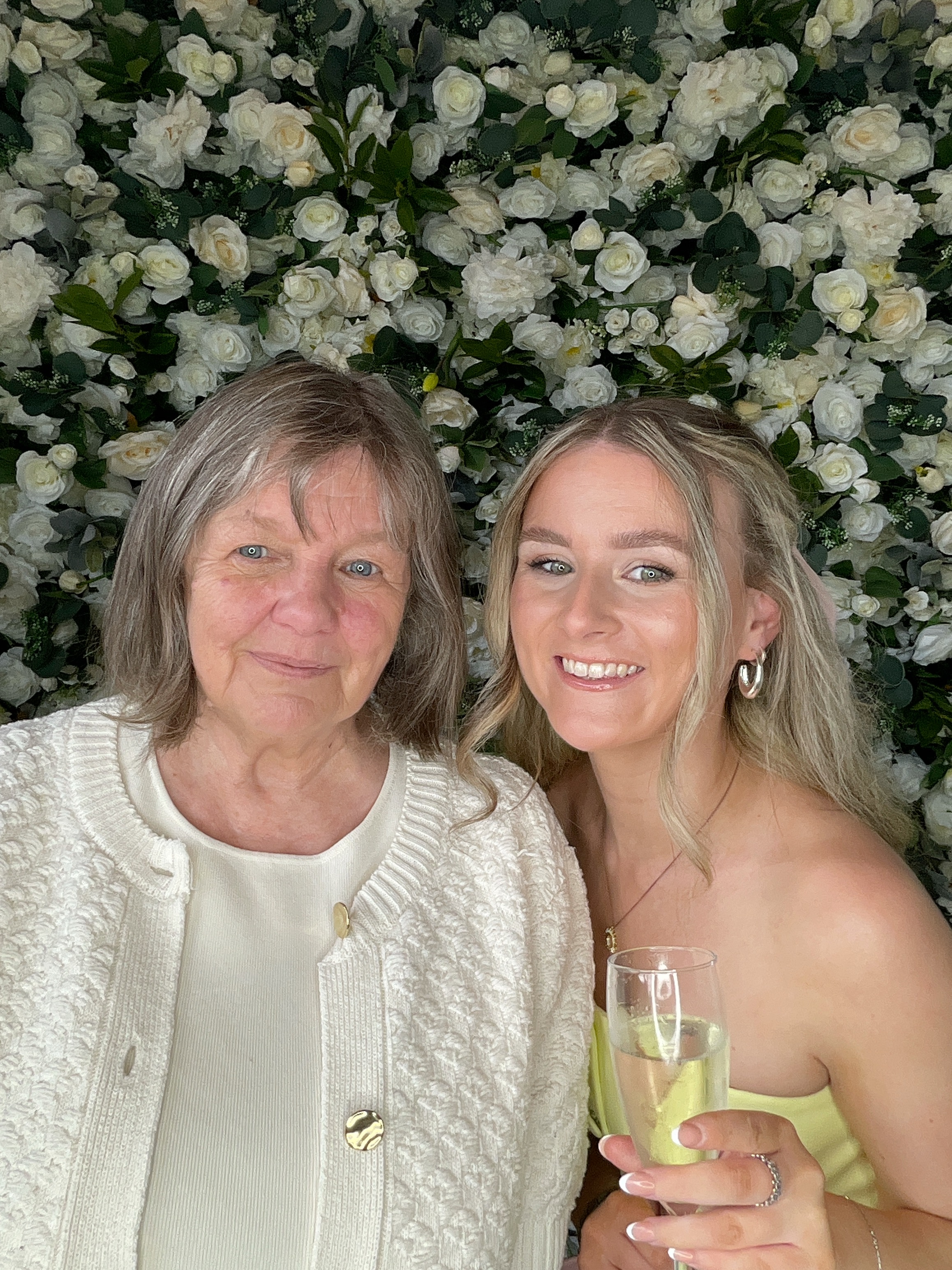 Kian & Elly Photo booth images  | View more photos from the event at gallery.magicimages.uk/u/MagicImages/Kian-Elly-Photo-booth-images