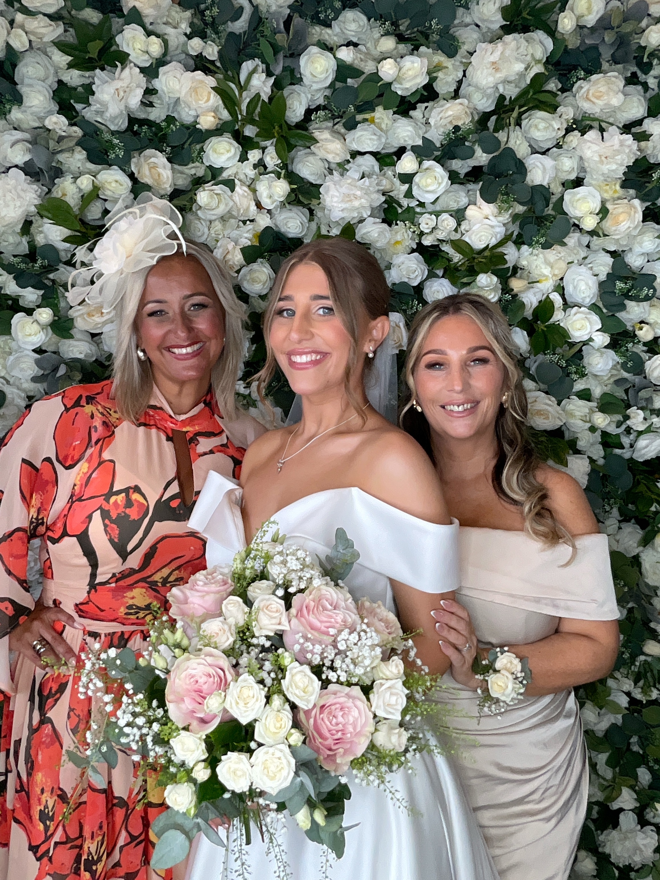 Kian & Elly Photo booth images  | View more photos from the event at gallery.magicimages.uk/u/MagicImages/Kian-Elly-Photo-booth-images