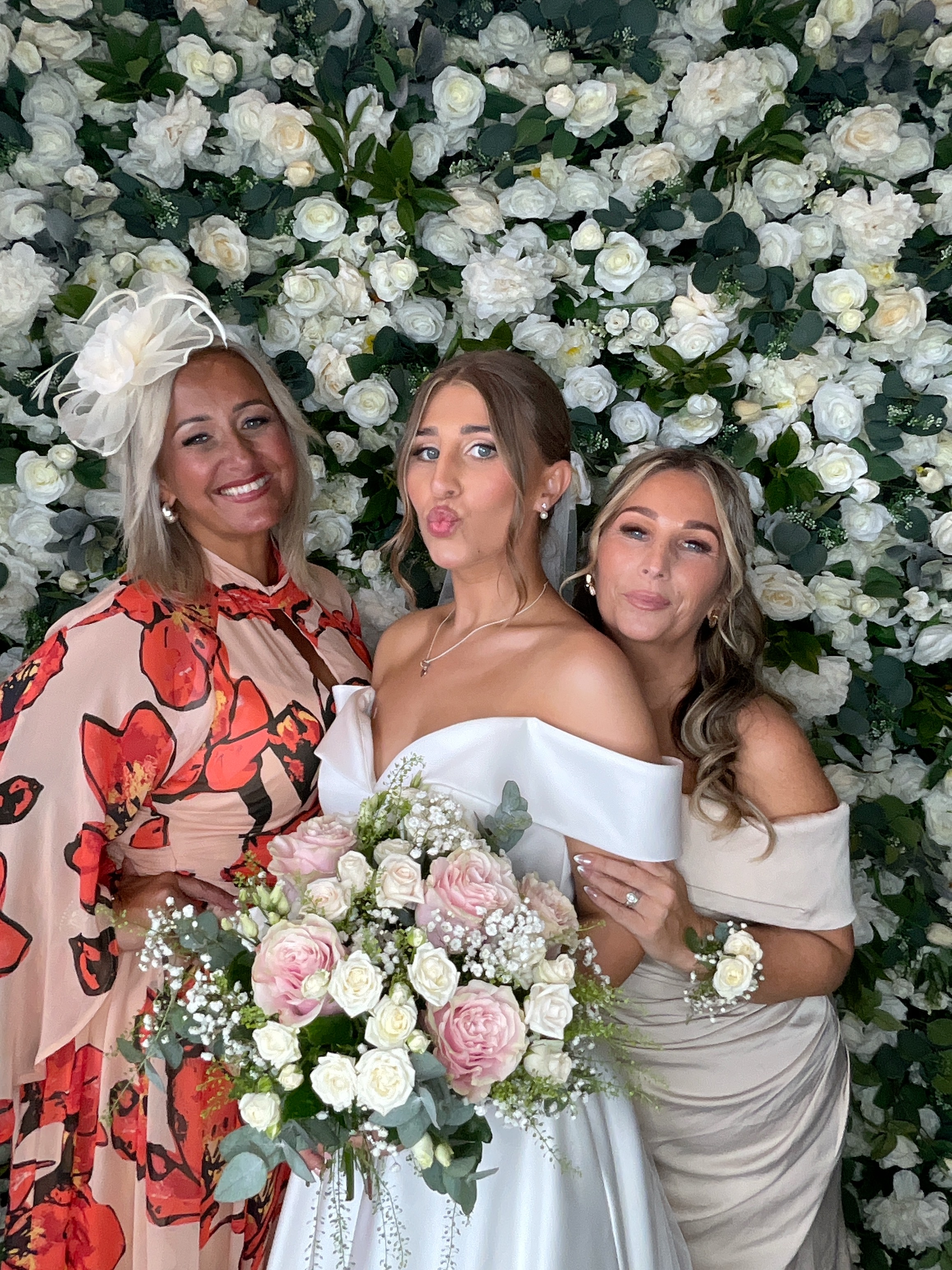 Kian & Elly Photo booth images  | View more photos from the event at gallery.magicimages.uk/u/MagicImages/Kian-Elly-Photo-booth-images