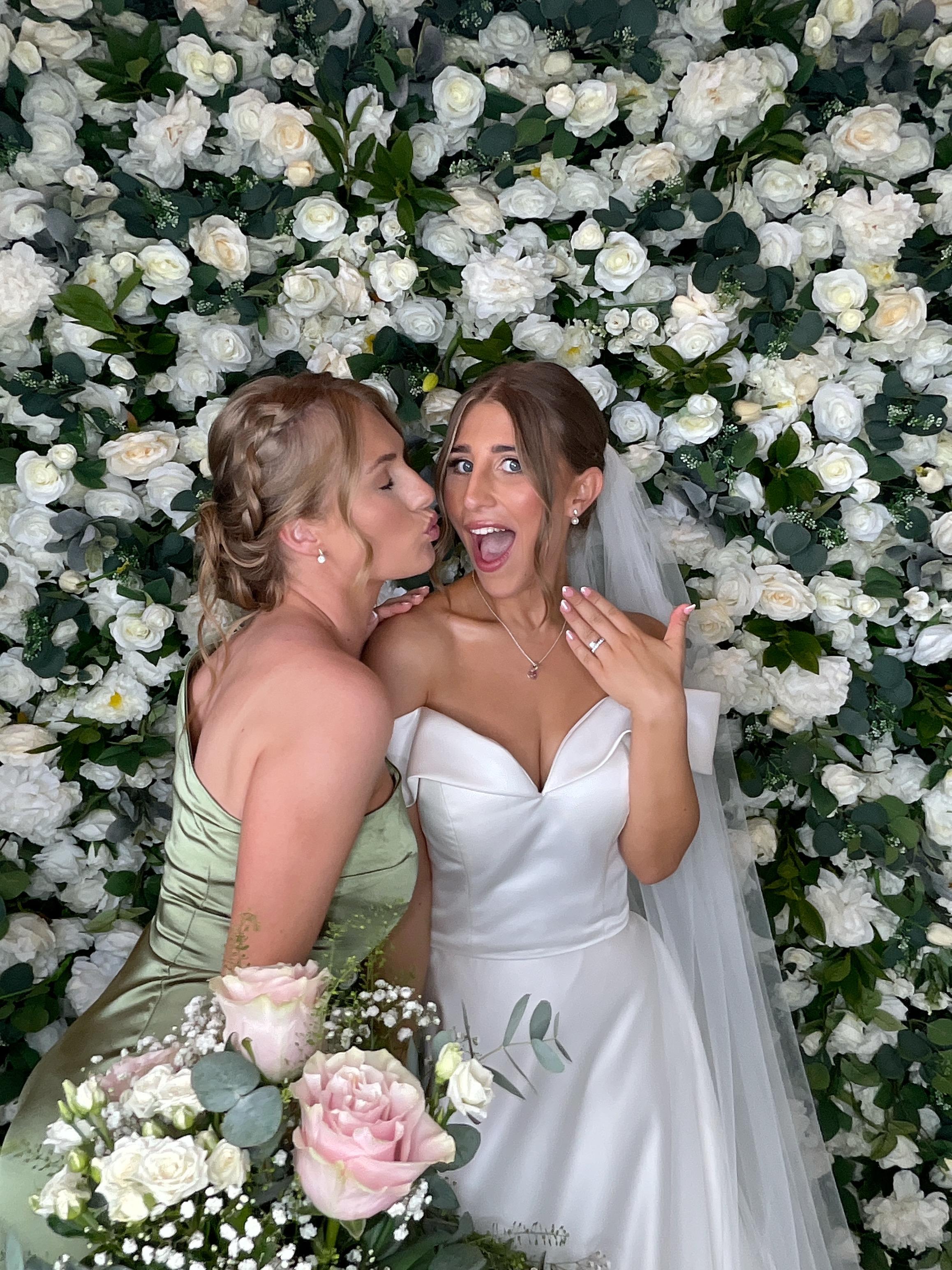 Kian & Elly Photo booth images  | View more photos from the event at gallery.magicimages.uk/u/MagicImages/Kian-Elly-Photo-booth-images