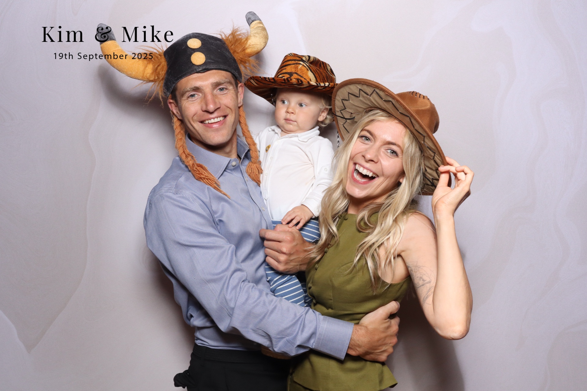 Kim & Mike  | View more photos from the event at gallery.magicimages.uk/u/MagicImages/Kim-Mike