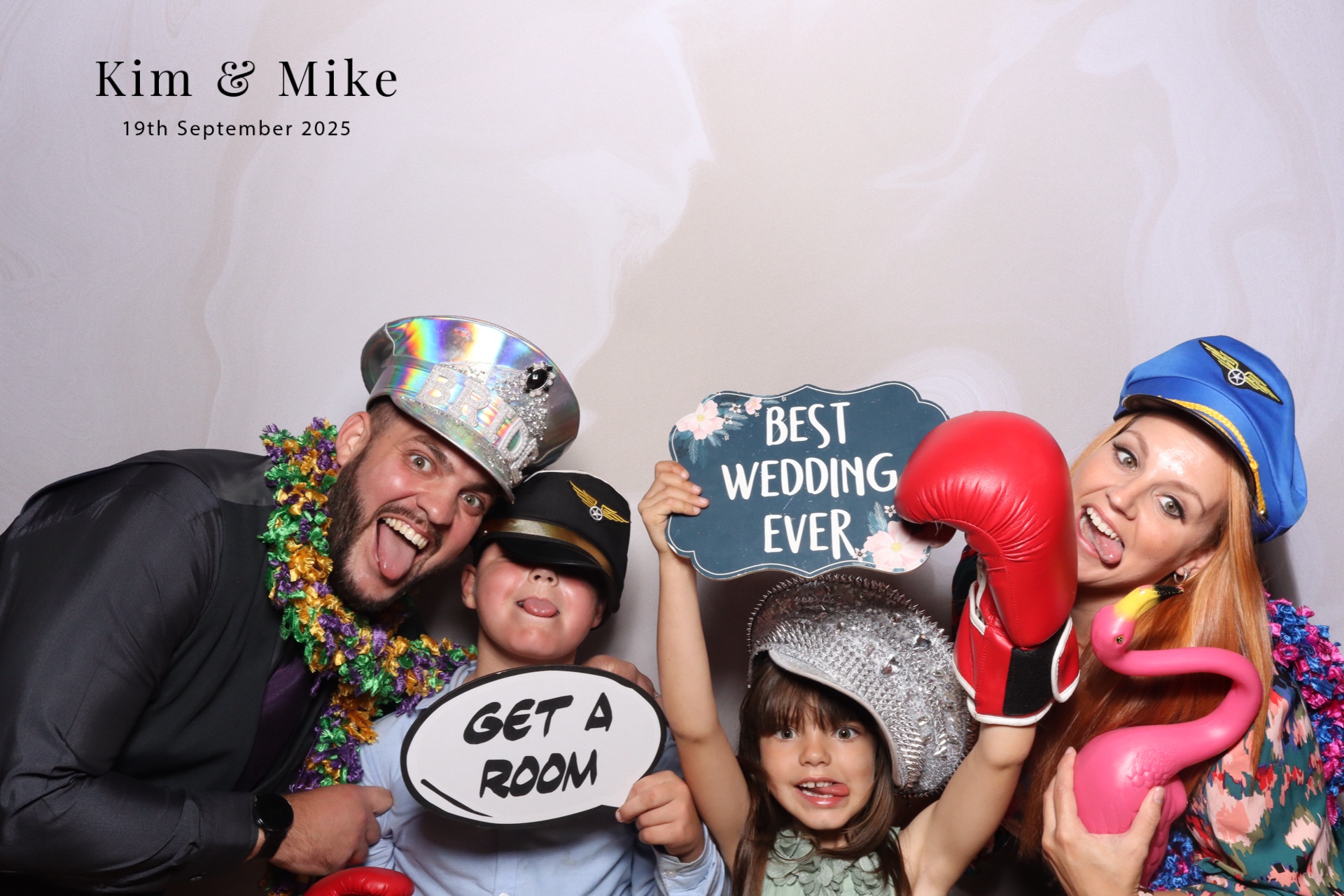 Kim & Mike  | View more photos from the event at gallery.magicimages.uk/u/MagicImages/Kim-Mike