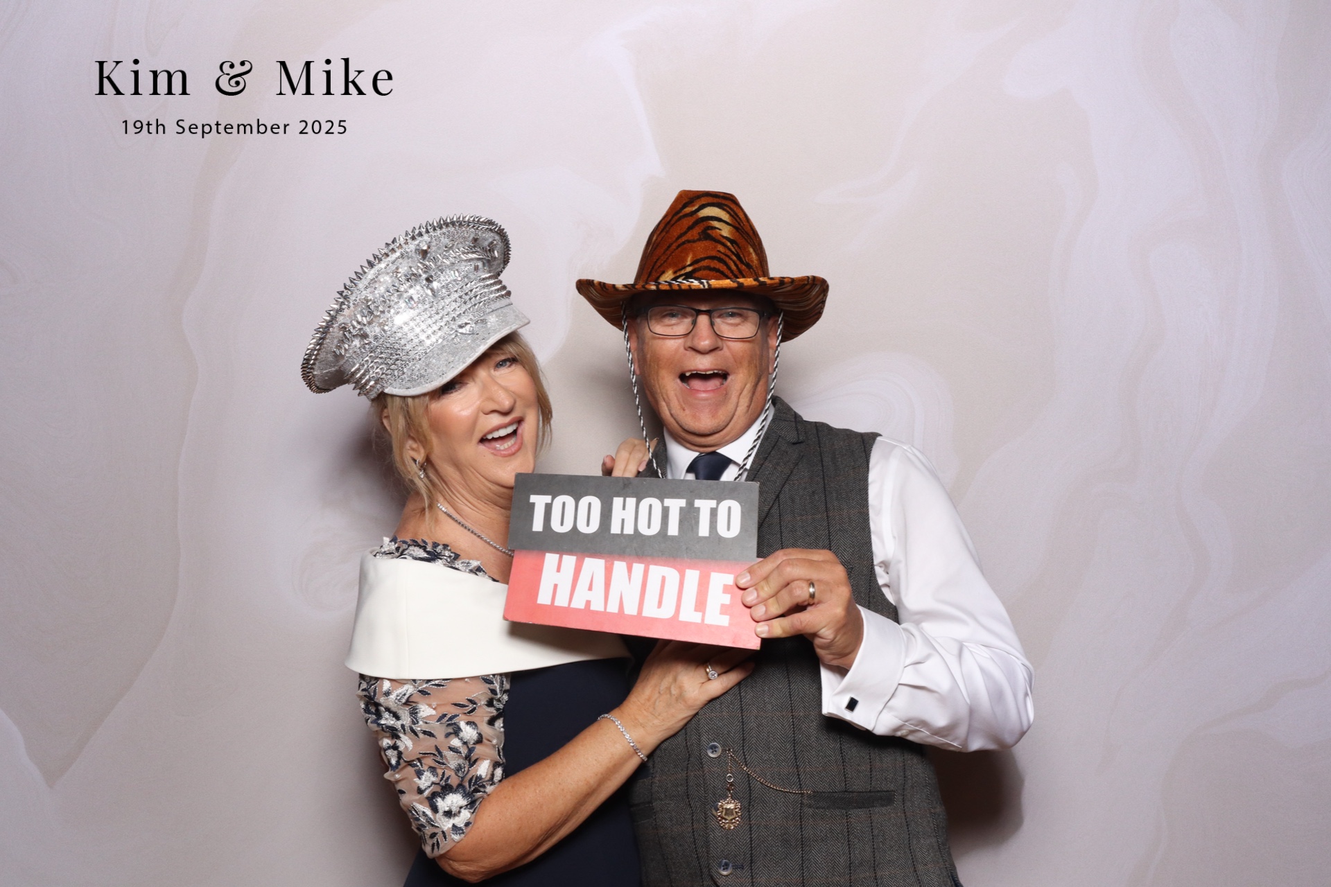 Kim & Mike  | View more photos from the event at gallery.magicimages.uk/u/MagicImages/Kim-Mike