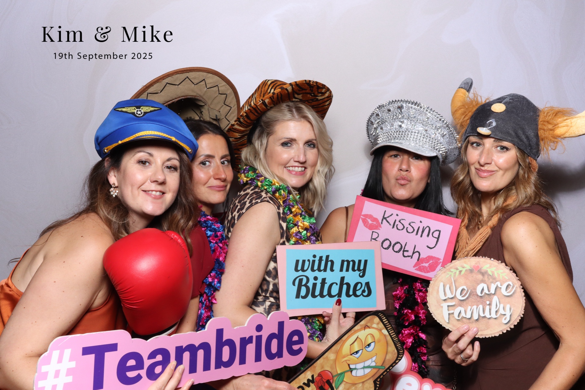 Kim & Mike  | View more photos from the event at gallery.magicimages.uk/u/MagicImages/Kim-Mike