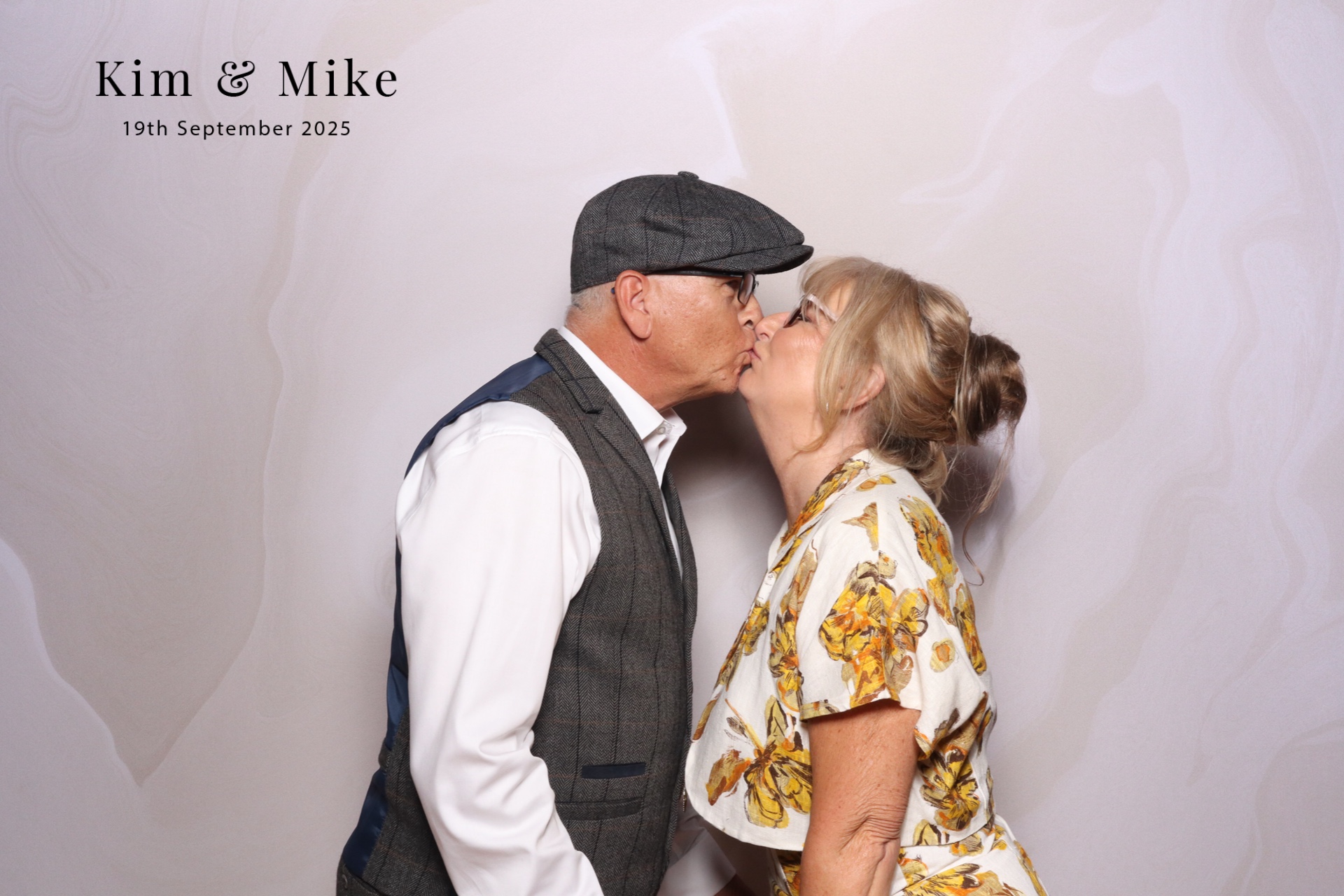 Kim & Mike  | View more photos from the event at gallery.magicimages.uk/u/MagicImages/Kim-Mike