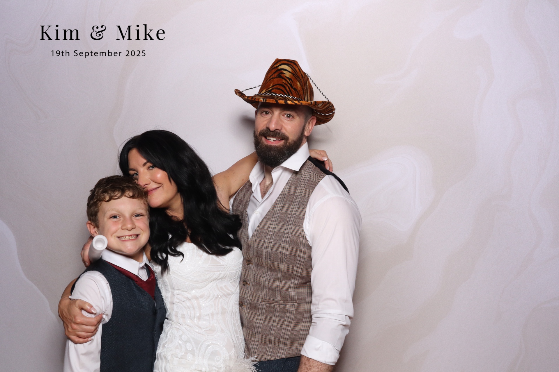 Kim & Mike  | View more photos from the event at gallery.magicimages.uk/u/MagicImages/Kim-Mike