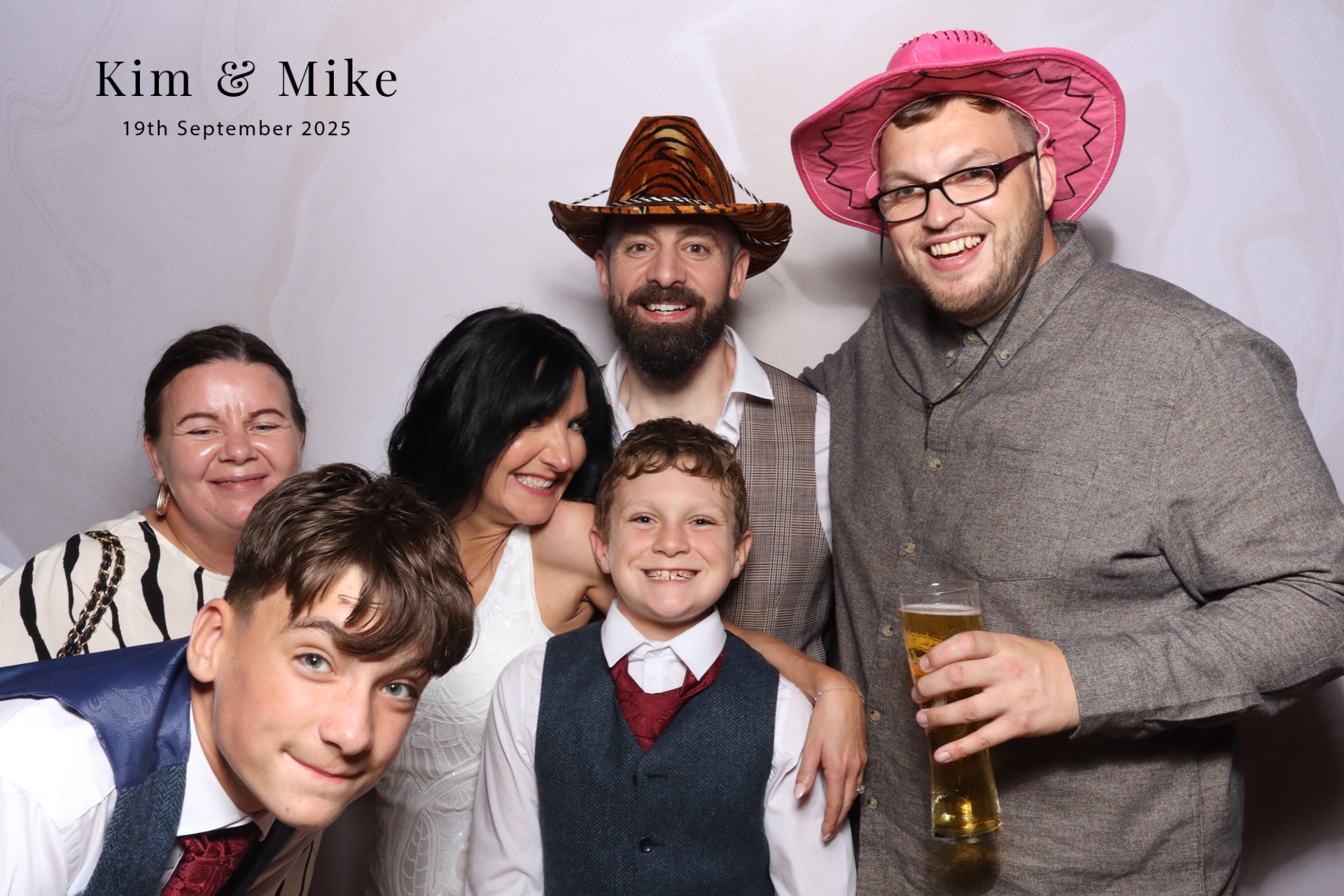 Kim & Mike  | View more photos from the event at gallery.magicimages.uk/u/MagicImages/Kim-Mike