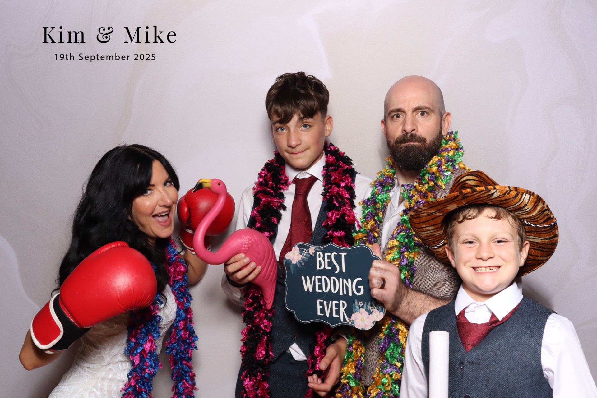 Kim & Mike  | View more photos from the event at gallery.magicimages.uk/u/MagicImages/Kim-Mike