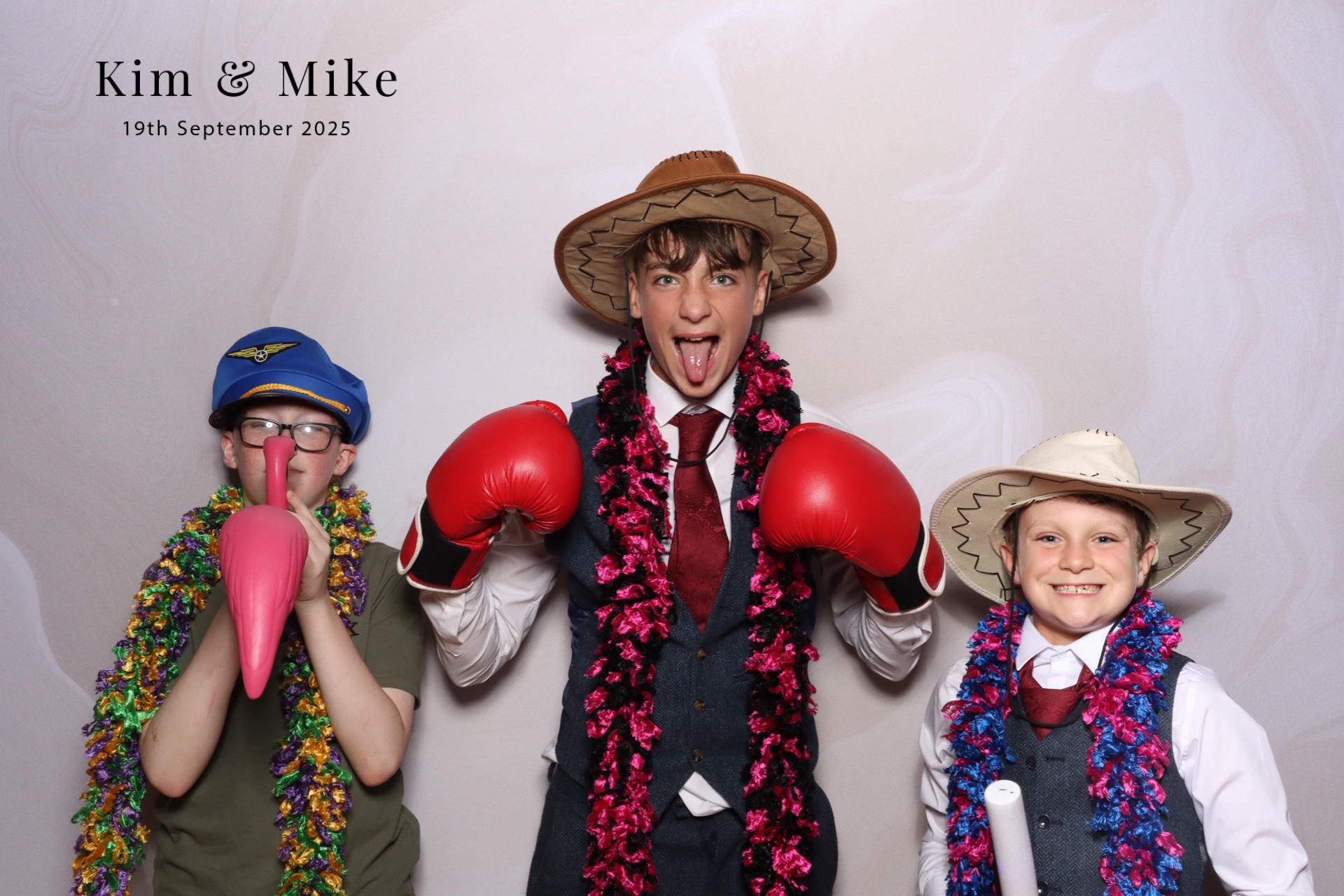 Kim & Mike  | View more photos from the event at gallery.magicimages.uk/u/MagicImages/Kim-Mike