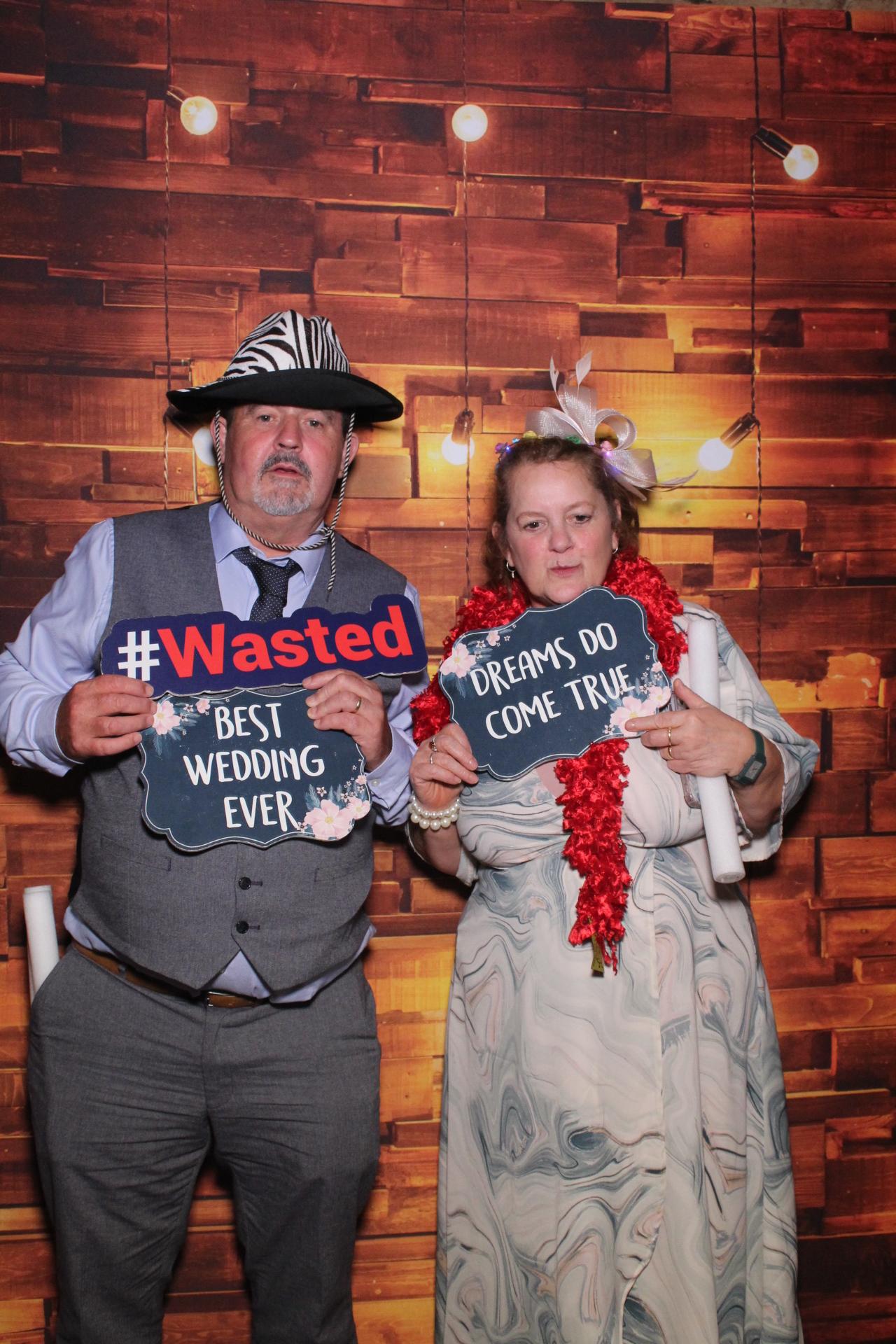 Lucy & Mark  | View more photos from the event at gallery.magicimages.uk/u/MagicImages/Lucy-Mark