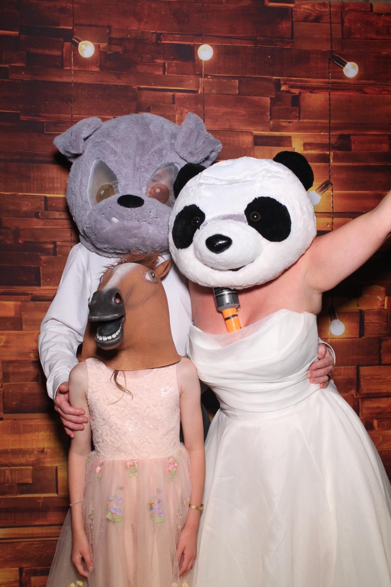 Lucy & Mark  | View more photos from the event at gallery.magicimages.uk/u/MagicImages/Lucy-Mark