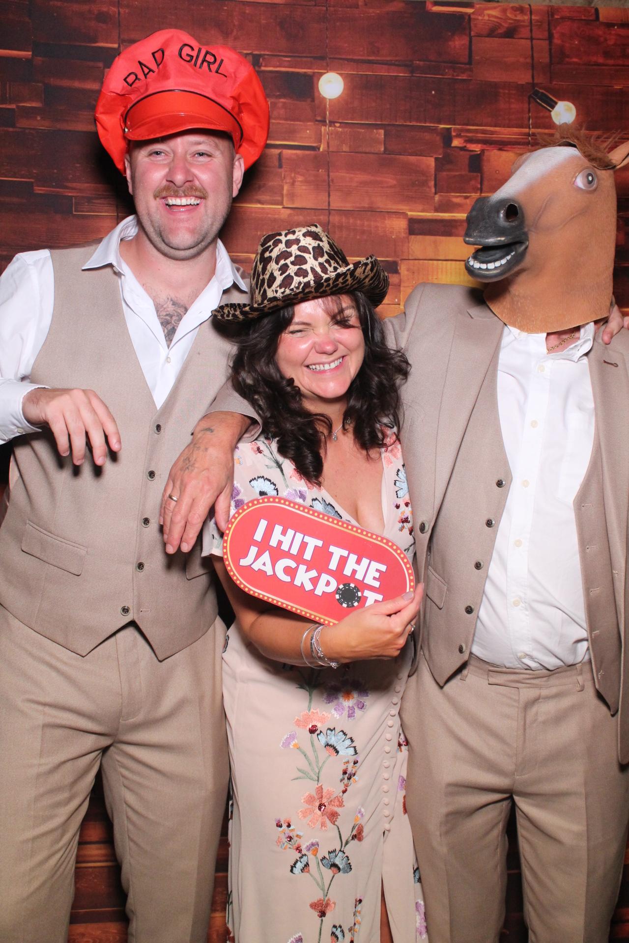 Lucy & Mark  | View more photos from the event at gallery.magicimages.uk/u/MagicImages/Lucy-Mark