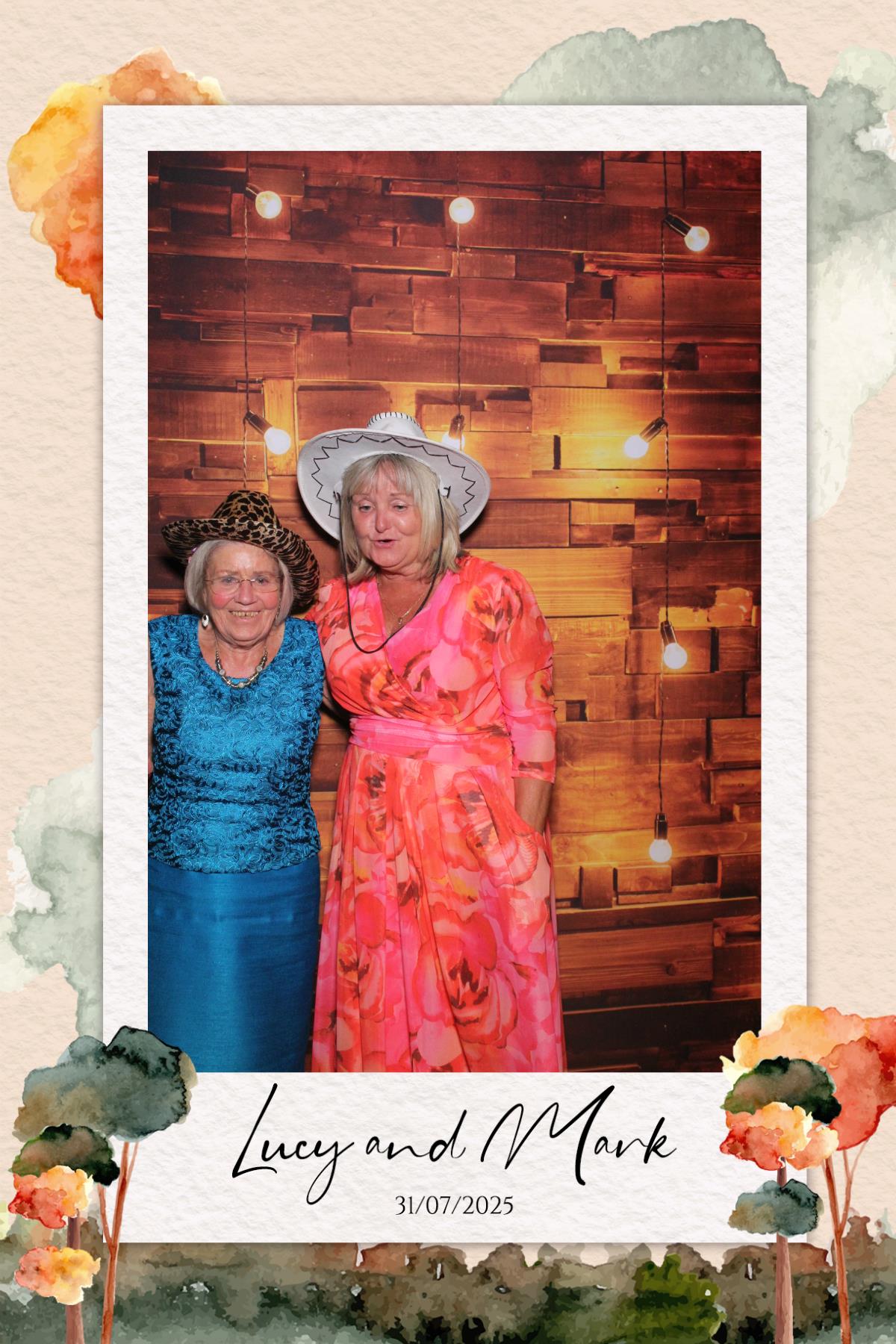 Lucy & Mark  | View more photos from the event at gallery.magicimages.uk/u/MagicImages/Lucy-Mark