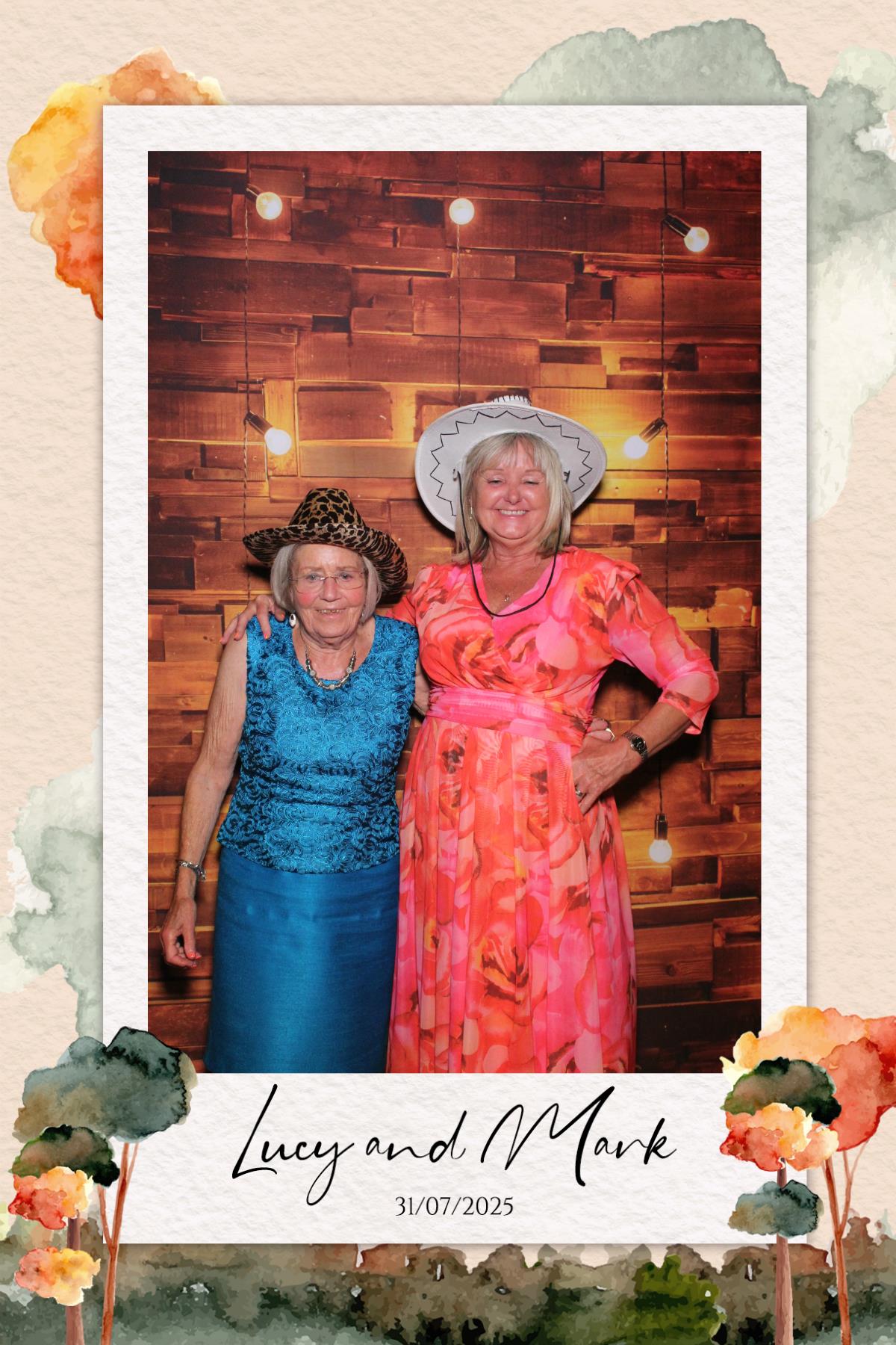 Lucy & Mark  | View more photos from the event at gallery.magicimages.uk/u/MagicImages/Lucy-Mark