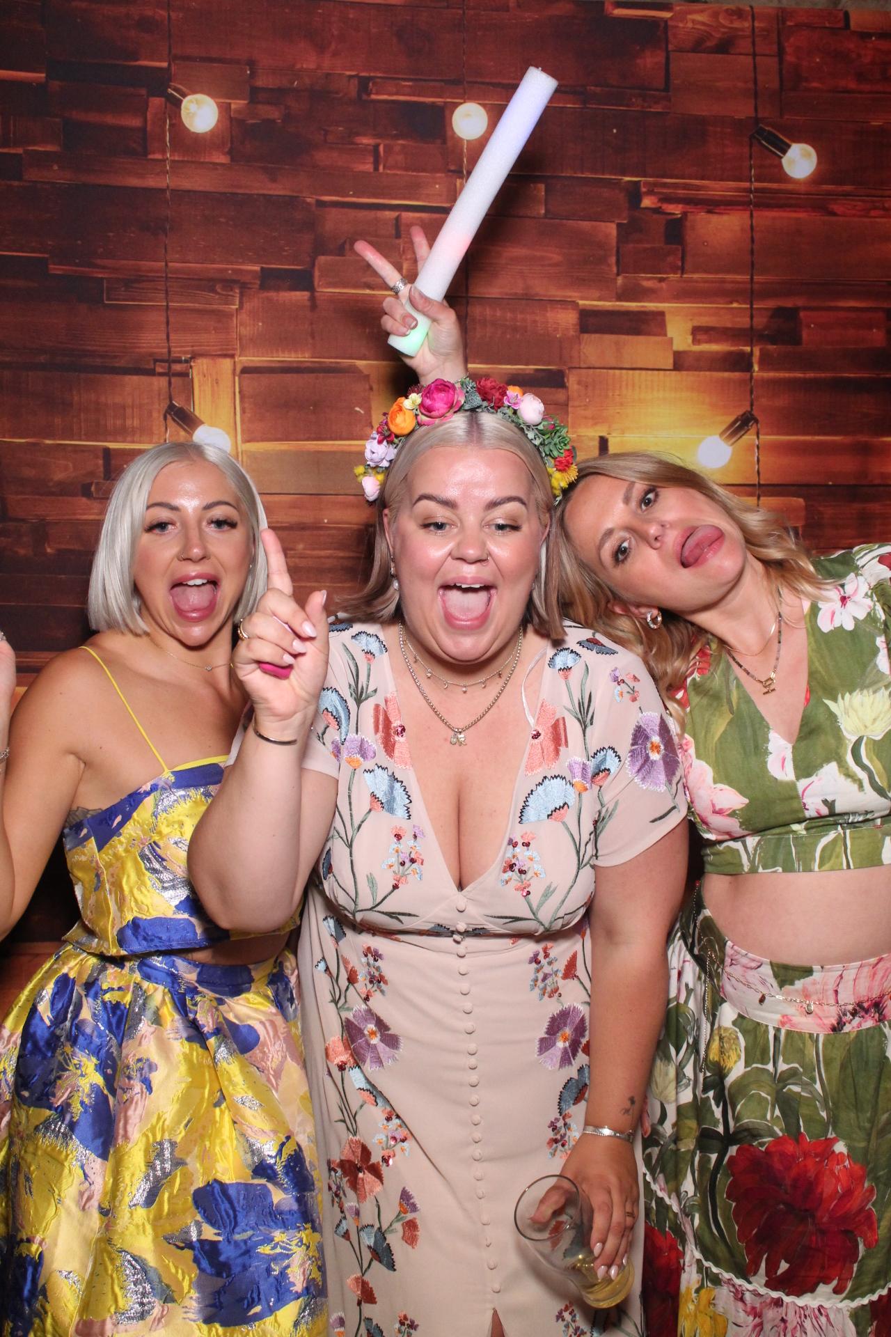 Lucy & Mark  | View more photos from the event at gallery.magicimages.uk/u/MagicImages/Lucy-Mark