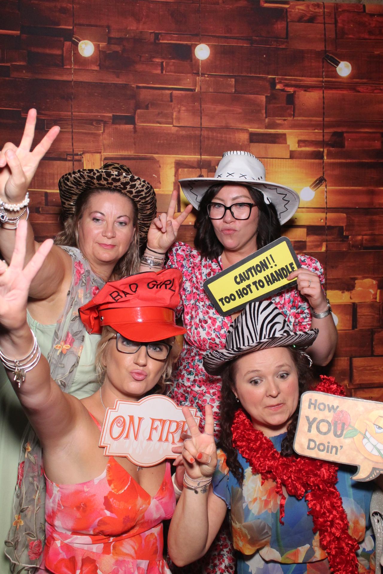 Lucy & Mark  | View more photos from the event at gallery.magicimages.uk/u/MagicImages/Lucy-Mark