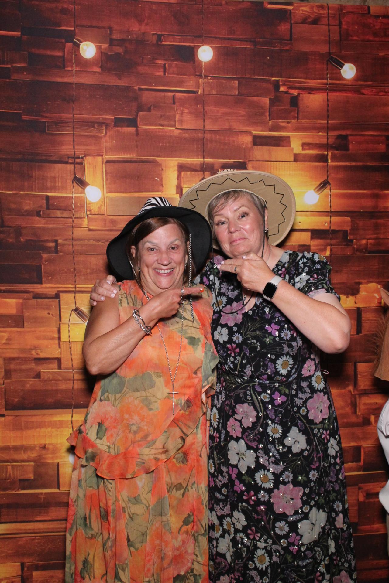 Lucy & Mark  | View more photos from the event at gallery.magicimages.uk/u/MagicImages/Lucy-Mark