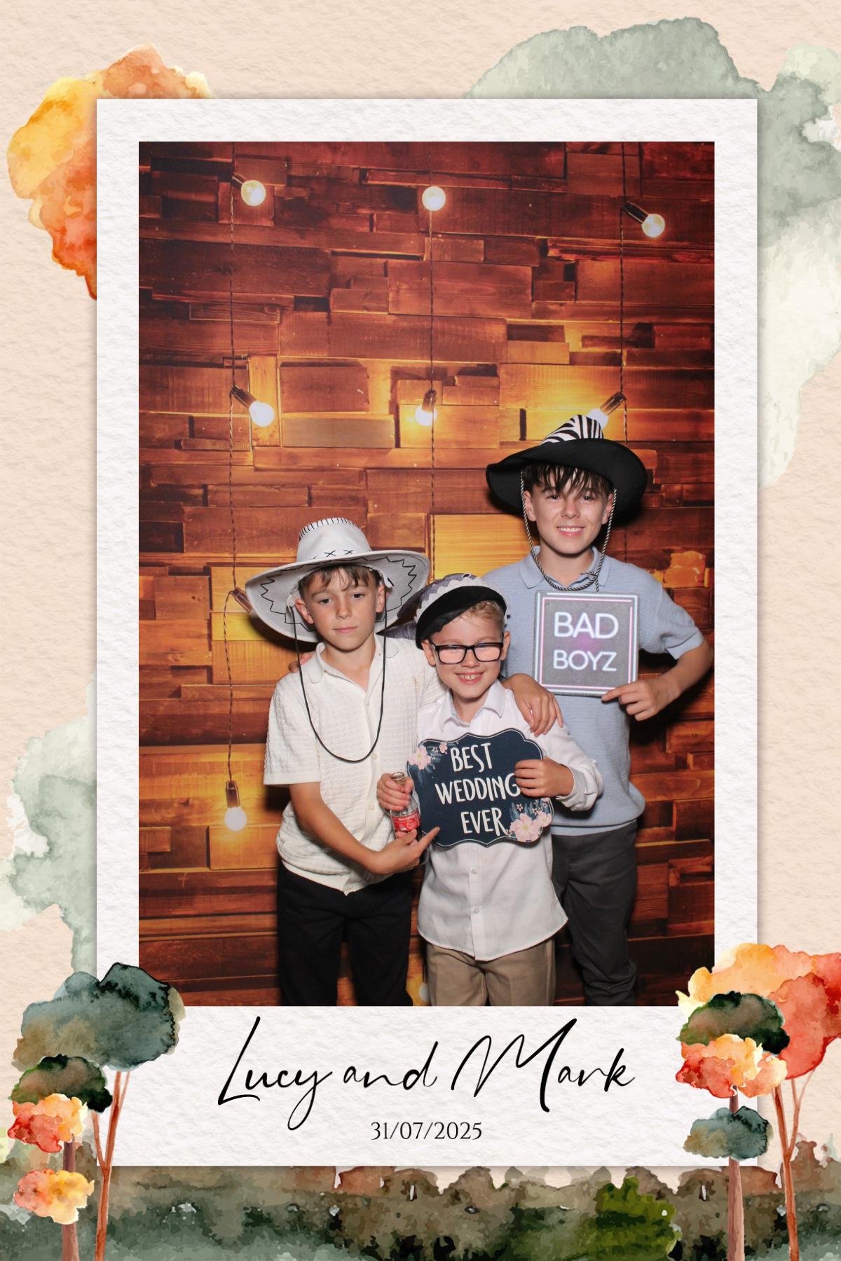 Lucy & Mark  | View more photos from the event at gallery.magicimages.uk/u/MagicImages/Lucy-Mark