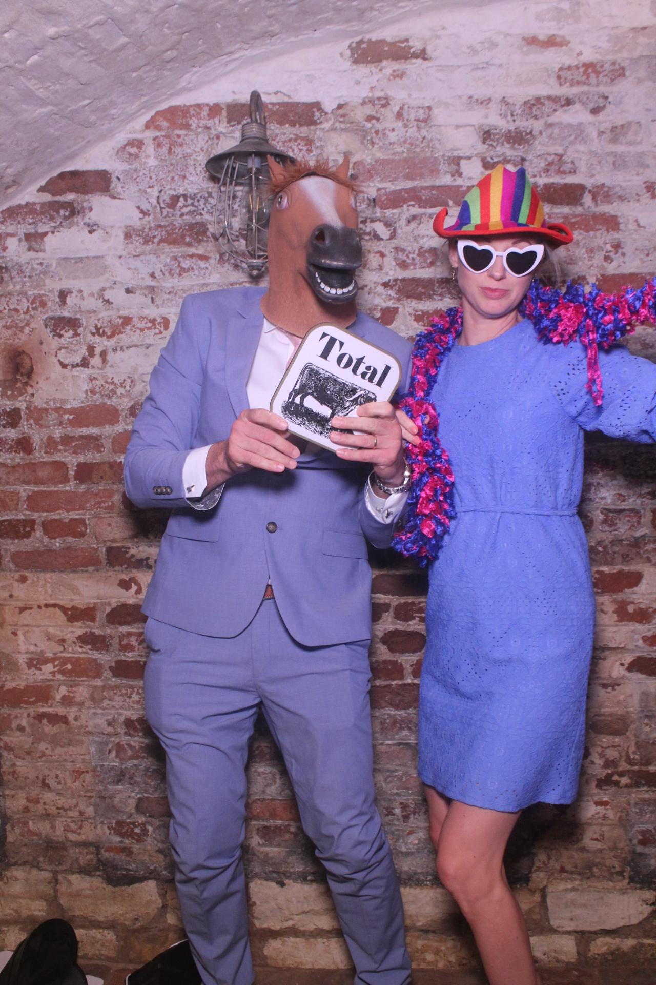 Lucy & Steven  | View more photos from the event at gallery.magicimages.uk/u/MagicImages/Lucy-Steven