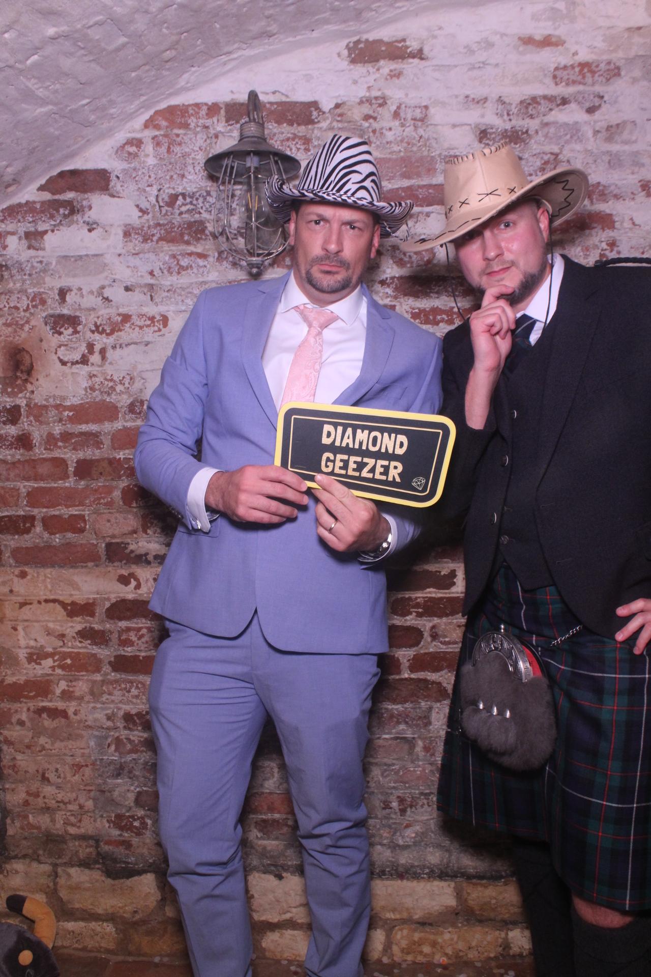 Lucy & Steven  | View more photos from the event at gallery.magicimages.uk/u/MagicImages/Lucy-Steven