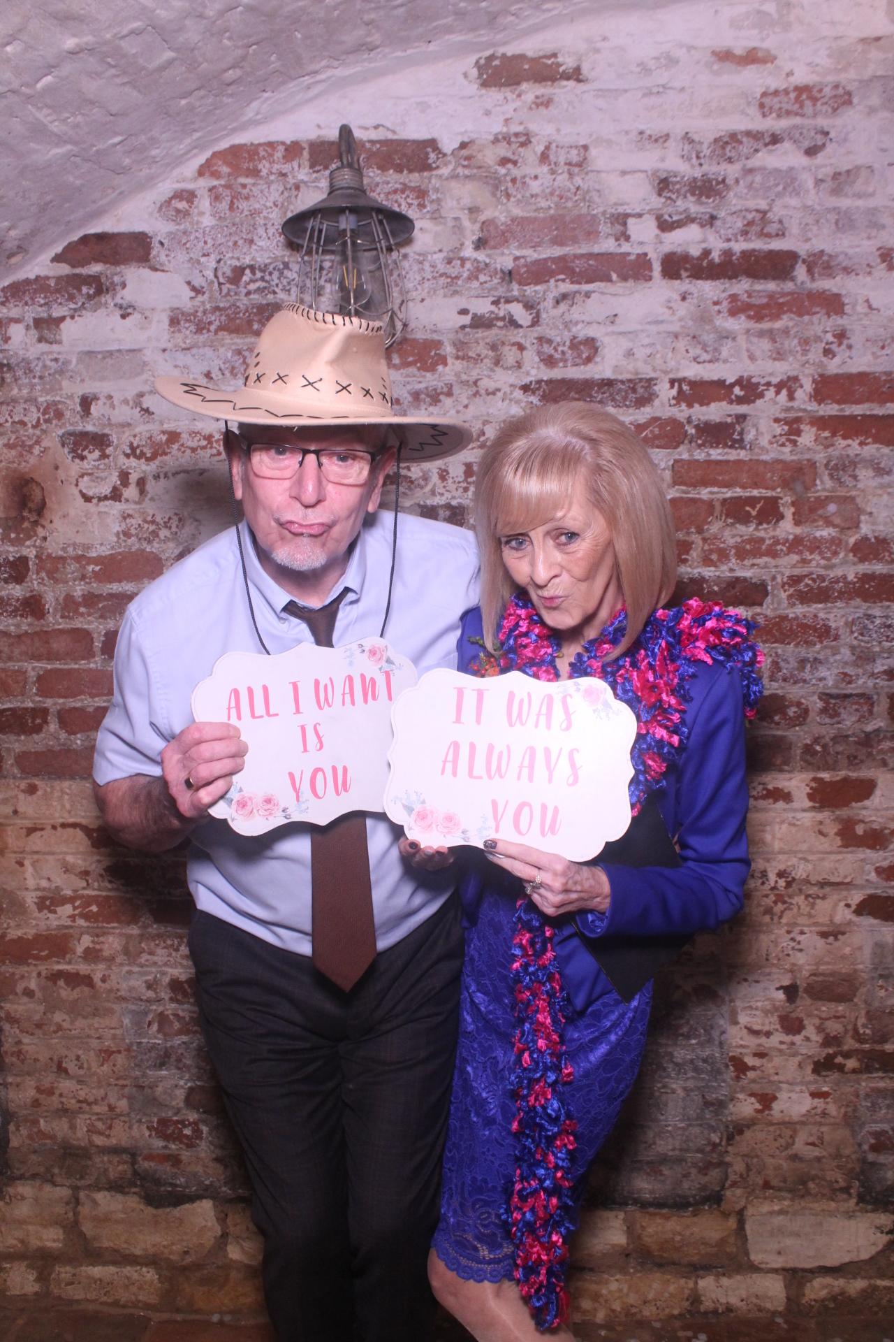 Lucy & Steven  | View more photos from the event at gallery.magicimages.uk/u/MagicImages/Lucy-Steven