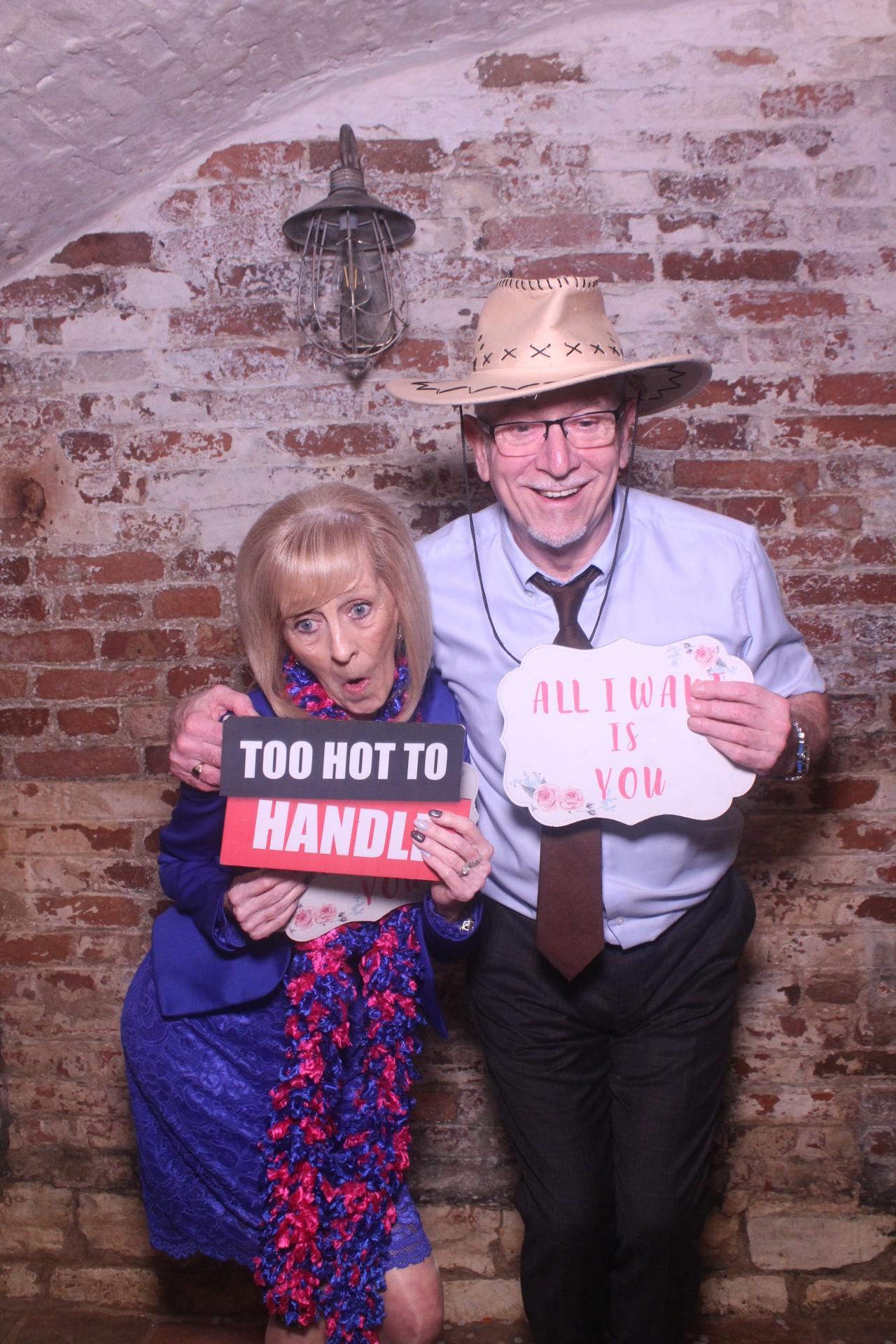 Lucy & Steven  | View more photos from the event at gallery.magicimages.uk/u/MagicImages/Lucy-Steven