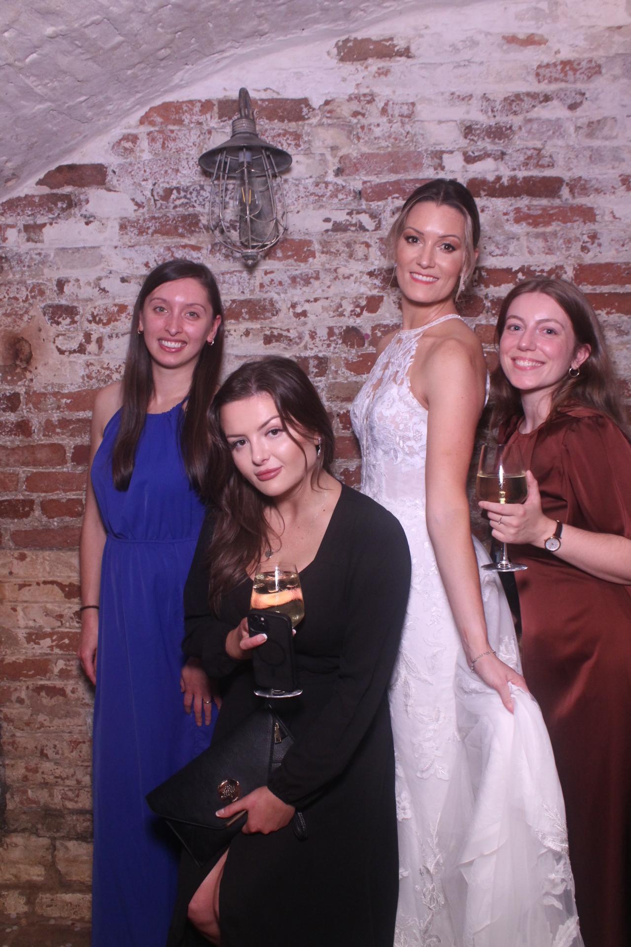 Lucy & Steven  | View more photos from the event at gallery.magicimages.uk/u/MagicImages/Lucy-Steven