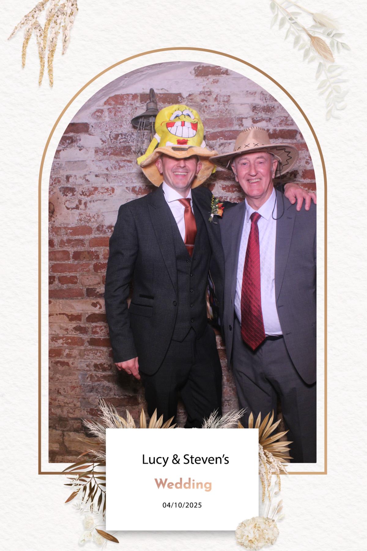 Lucy & Steven  | View more photos from the event at gallery.magicimages.uk/u/MagicImages/Lucy-Steven