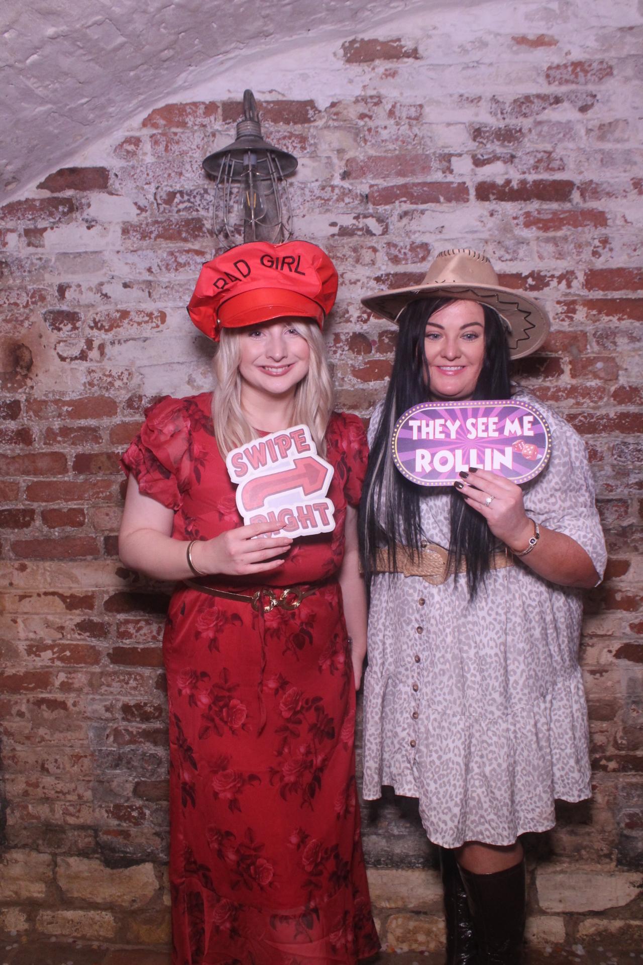 Lucy & Steven  | View more photos from the event at gallery.magicimages.uk/u/MagicImages/Lucy-Steven