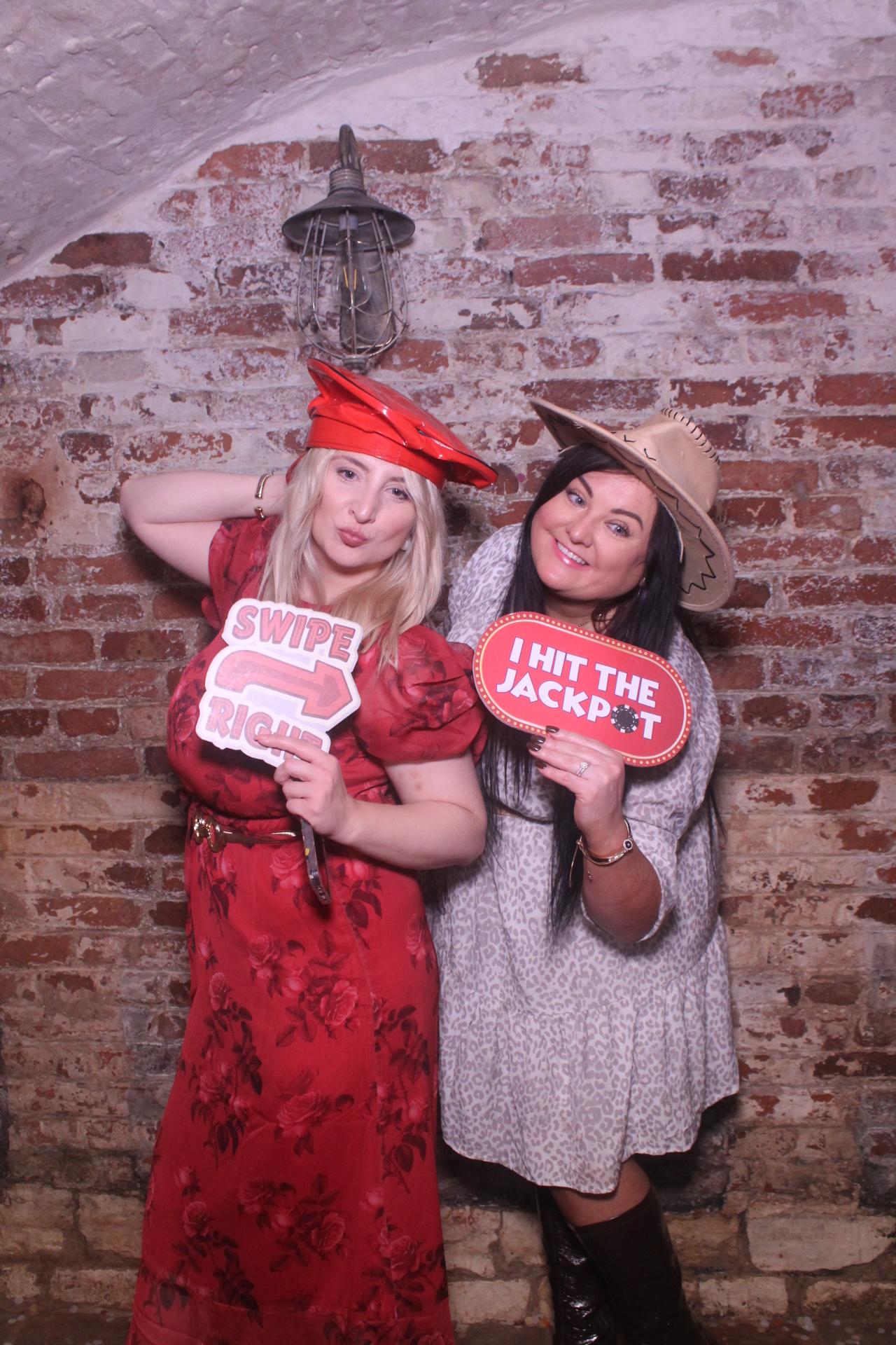 Lucy & Steven  | View more photos from the event at gallery.magicimages.uk/u/MagicImages/Lucy-Steven