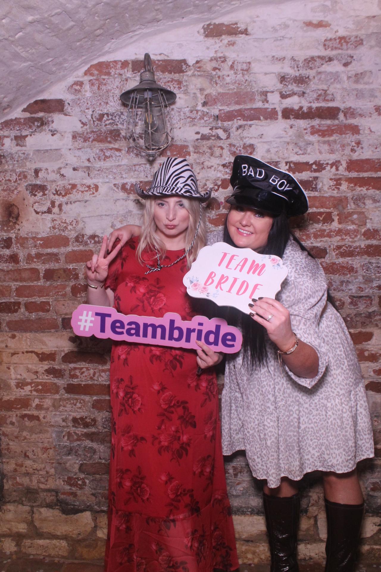 Lucy & Steven  | View more photos from the event at gallery.magicimages.uk/u/MagicImages/Lucy-Steven