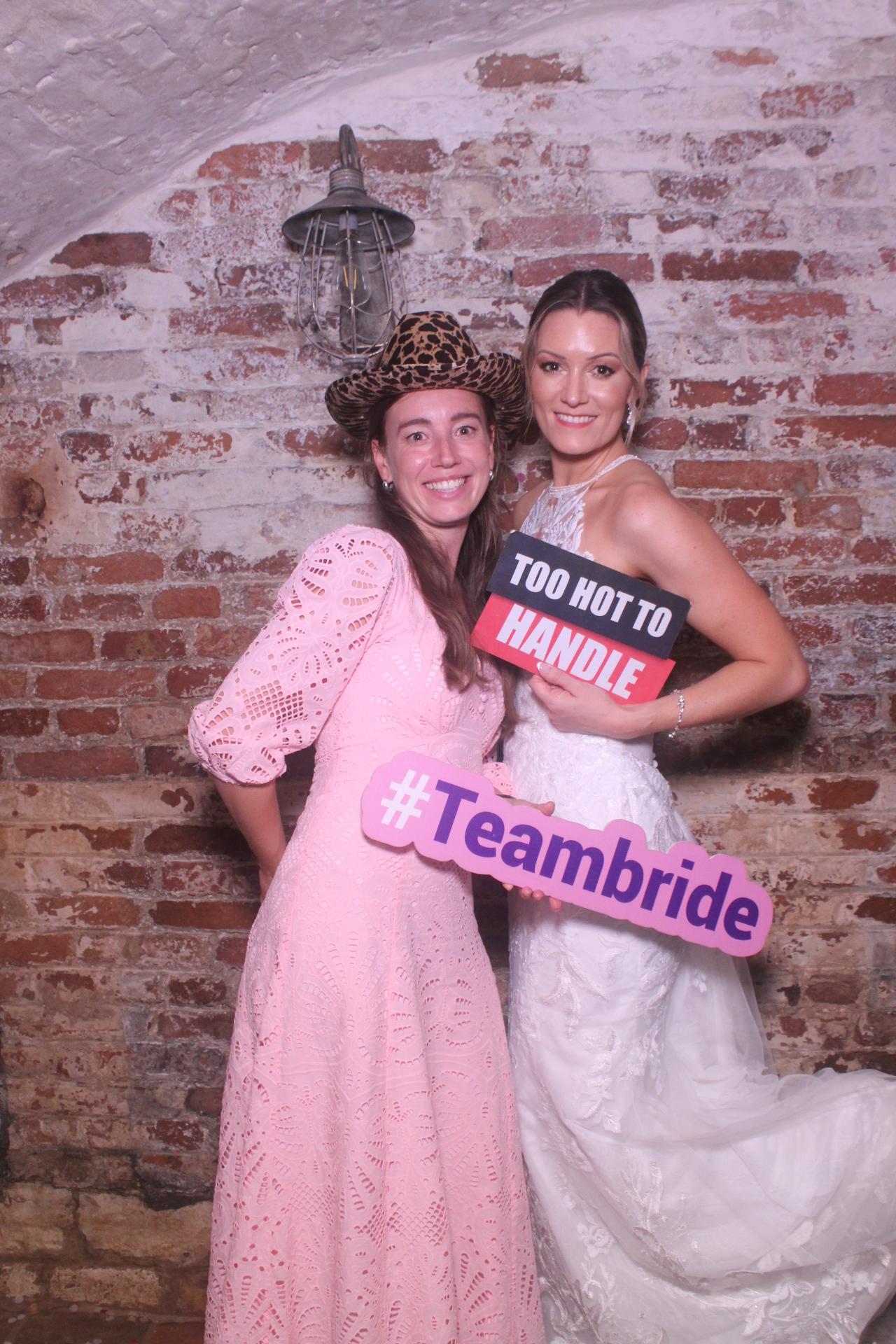 Lucy & Steven  | View more photos from the event at gallery.magicimages.uk/u/MagicImages/Lucy-Steven