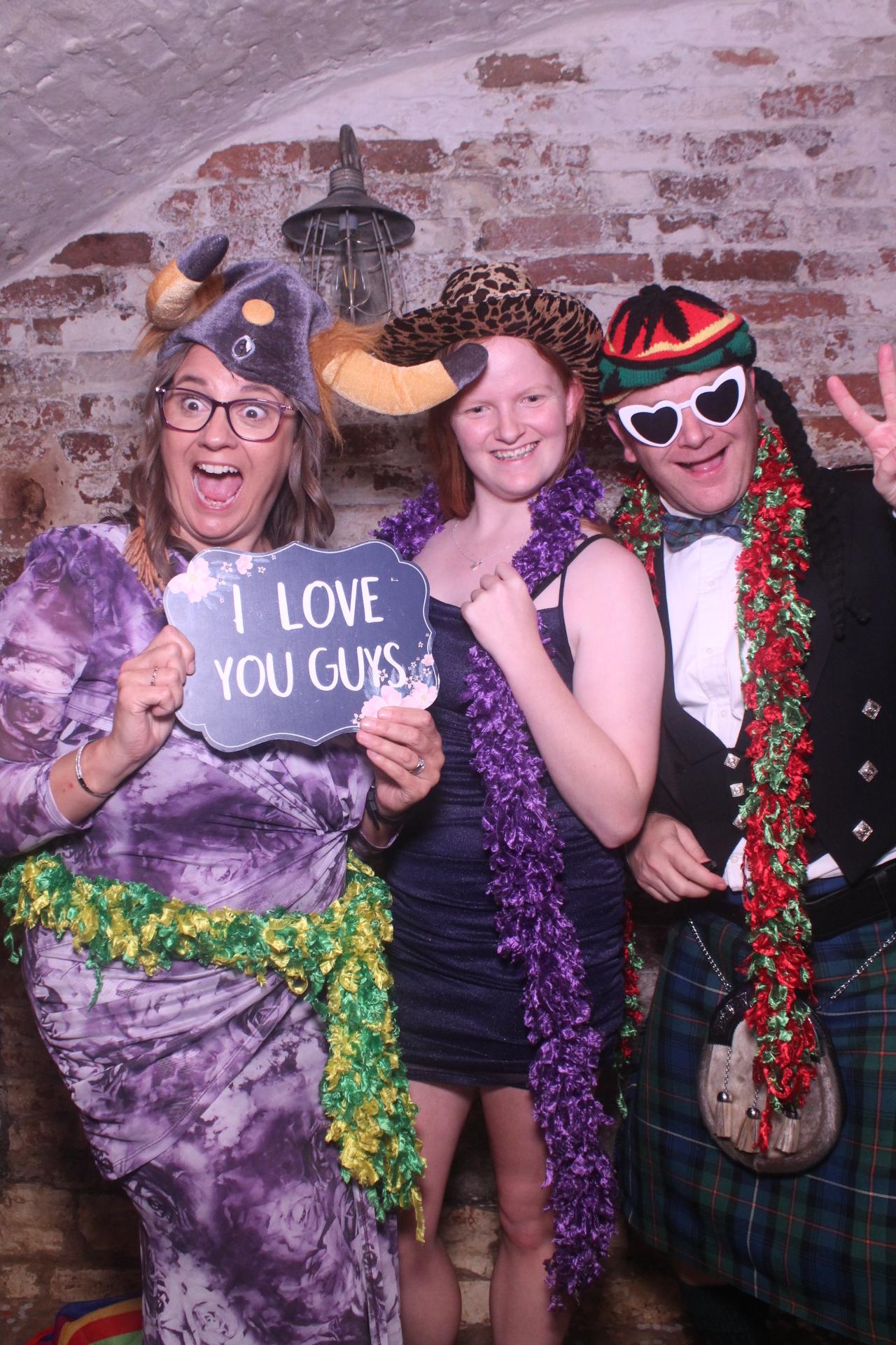 Lucy & Steven  | View more photos from the event at gallery.magicimages.uk/u/MagicImages/Lucy-Steven