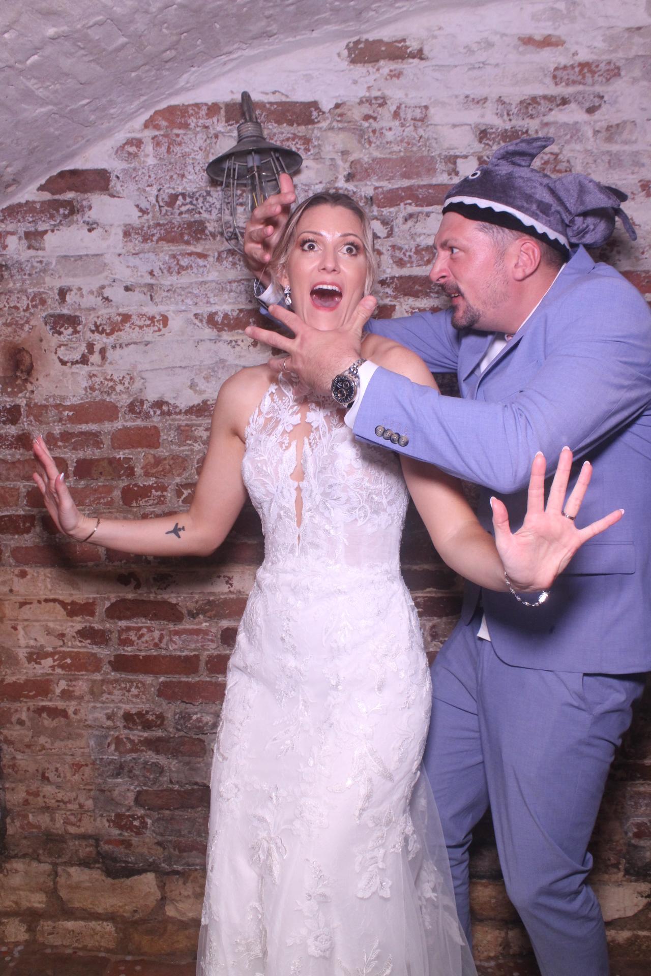 Lucy & Steven  | View more photos from the event at gallery.magicimages.uk/u/MagicImages/Lucy-Steven