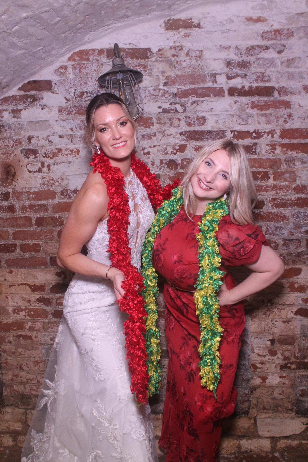 Lucy & Steven  | View more photos from the event at gallery.magicimages.uk/u/MagicImages/Lucy-Steven