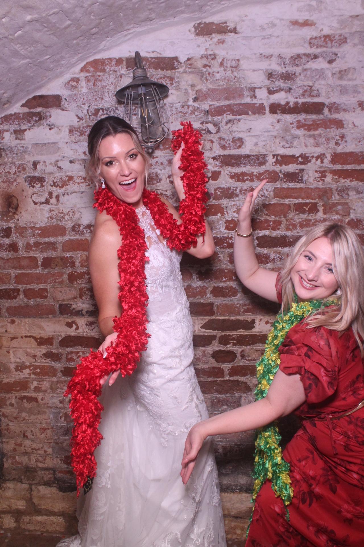 Lucy & Steven  | View more photos from the event at gallery.magicimages.uk/u/MagicImages/Lucy-Steven